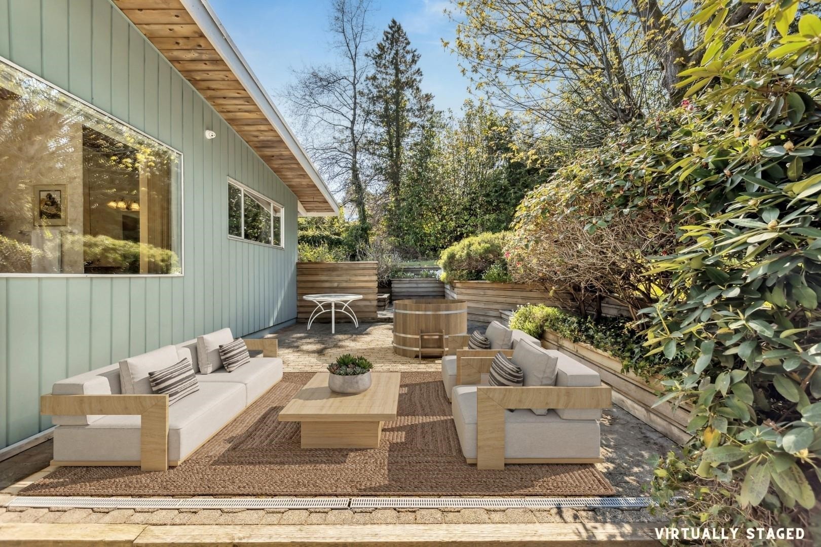 









3090


Lazy A

Street,
Coquitlam,




BC
V3C 3N9

