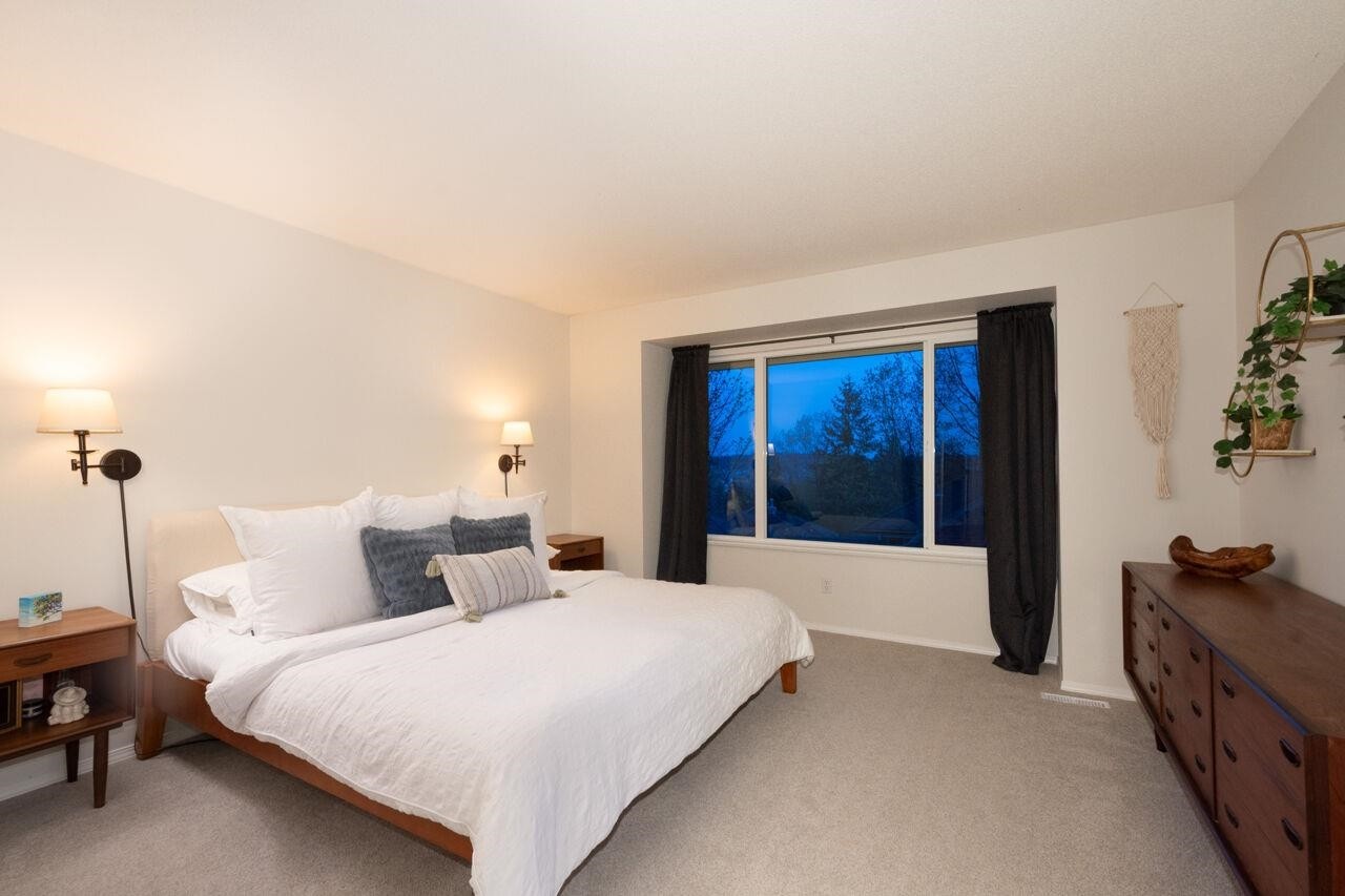 









181


Ravine

Drive, 1,
Port Moody,




BC
V3H 4T3

