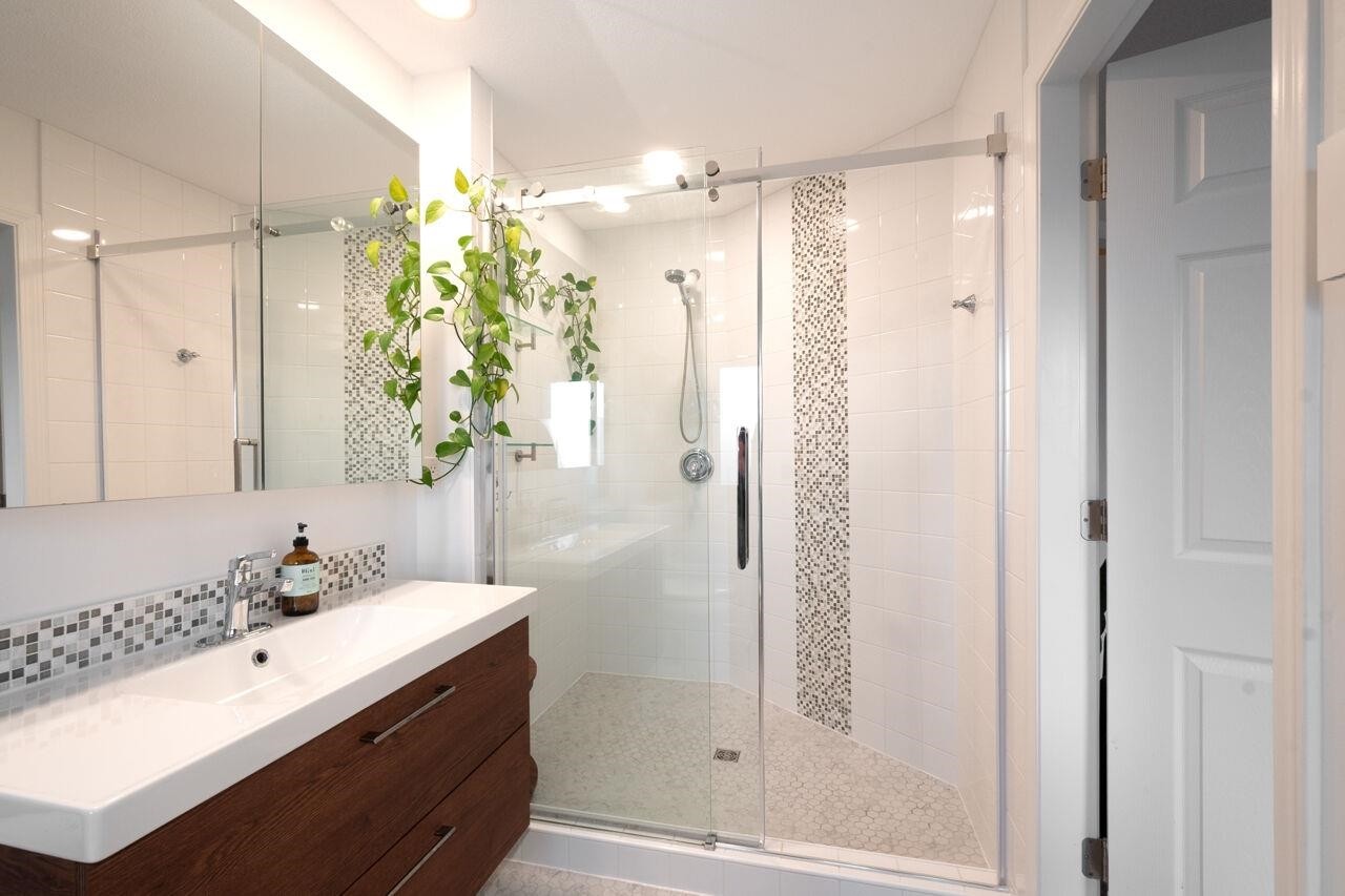 









181


Ravine

Drive, 1,
Port Moody,




BC
V3H 4T3

