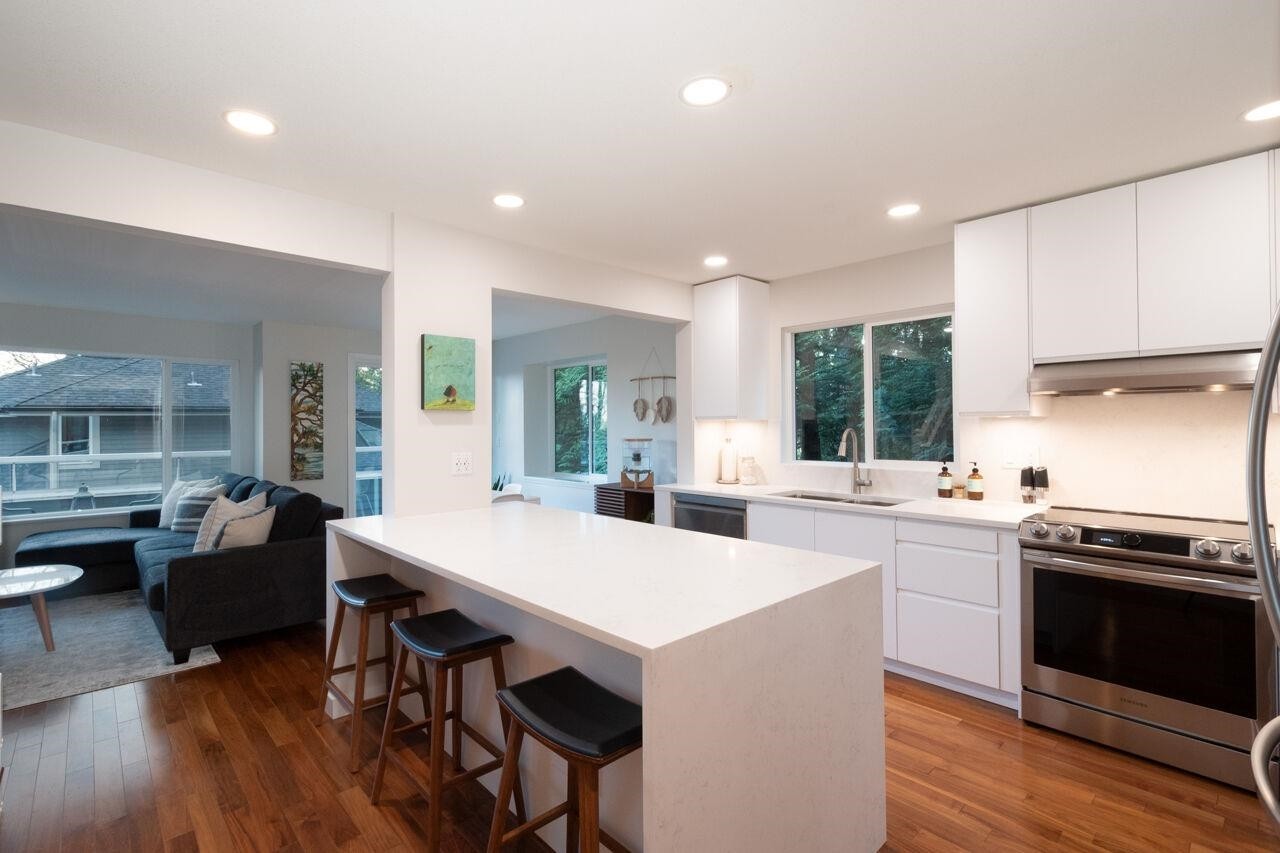 









181


Ravine

Drive, 1,
Port Moody,




BC
V3H 4T3

