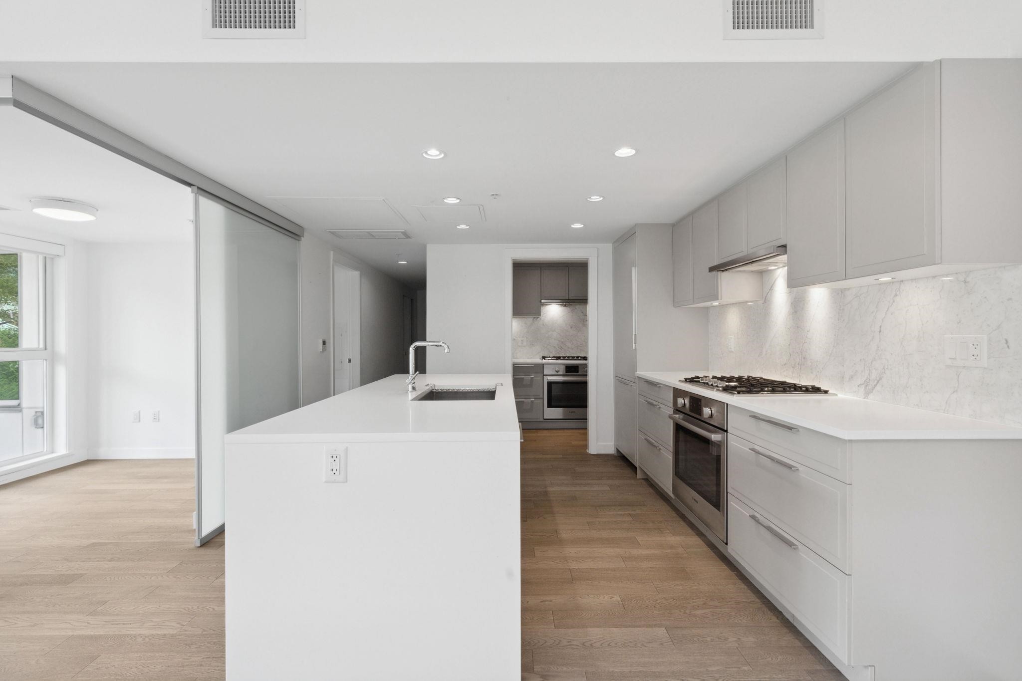 









7828


Granville

Street, 223,
Vancouver,




BC
V6P 4Z2

