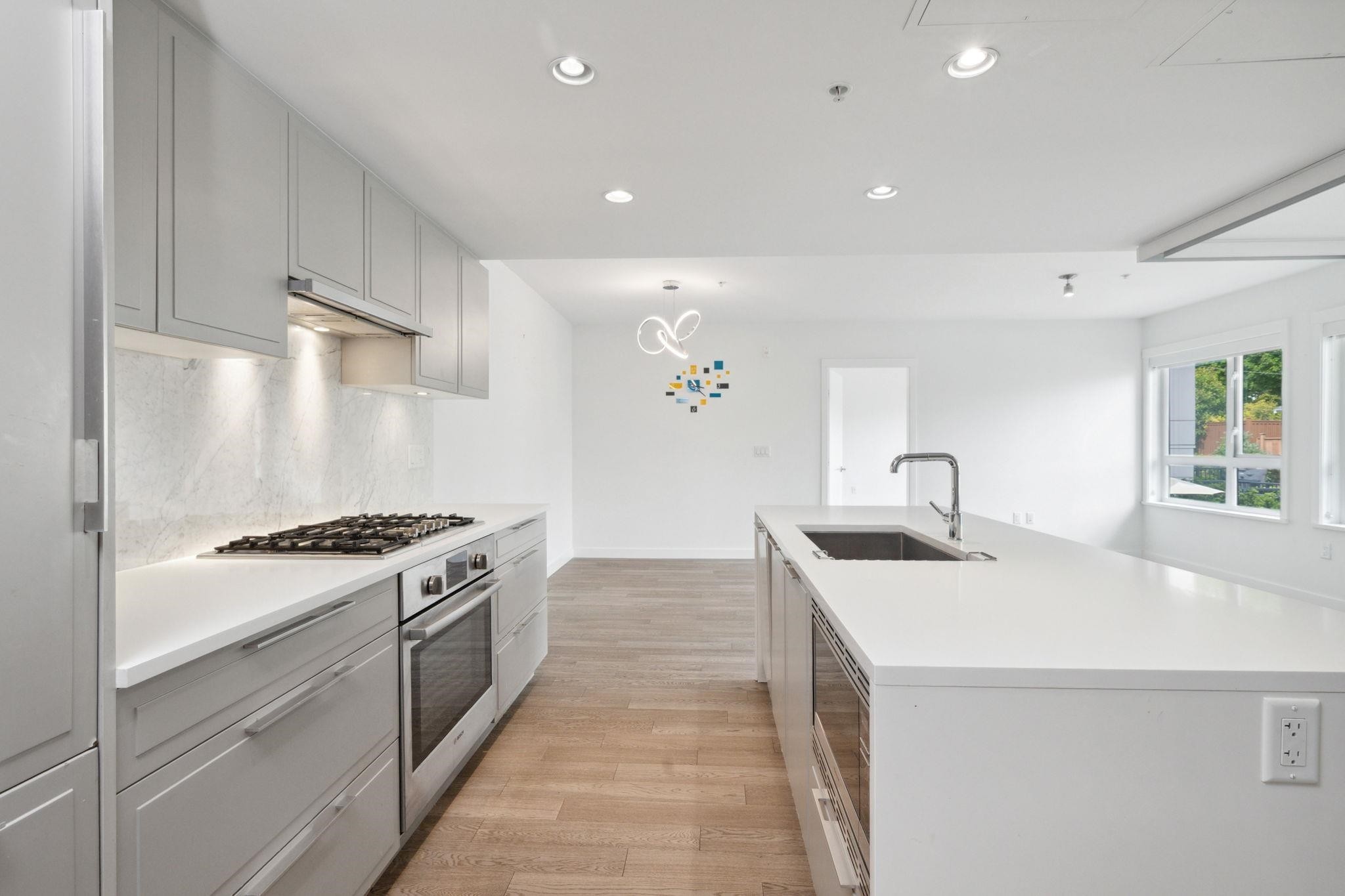 









7828


Granville

Street, 223,
Vancouver,




BC
V6P 4Z2


