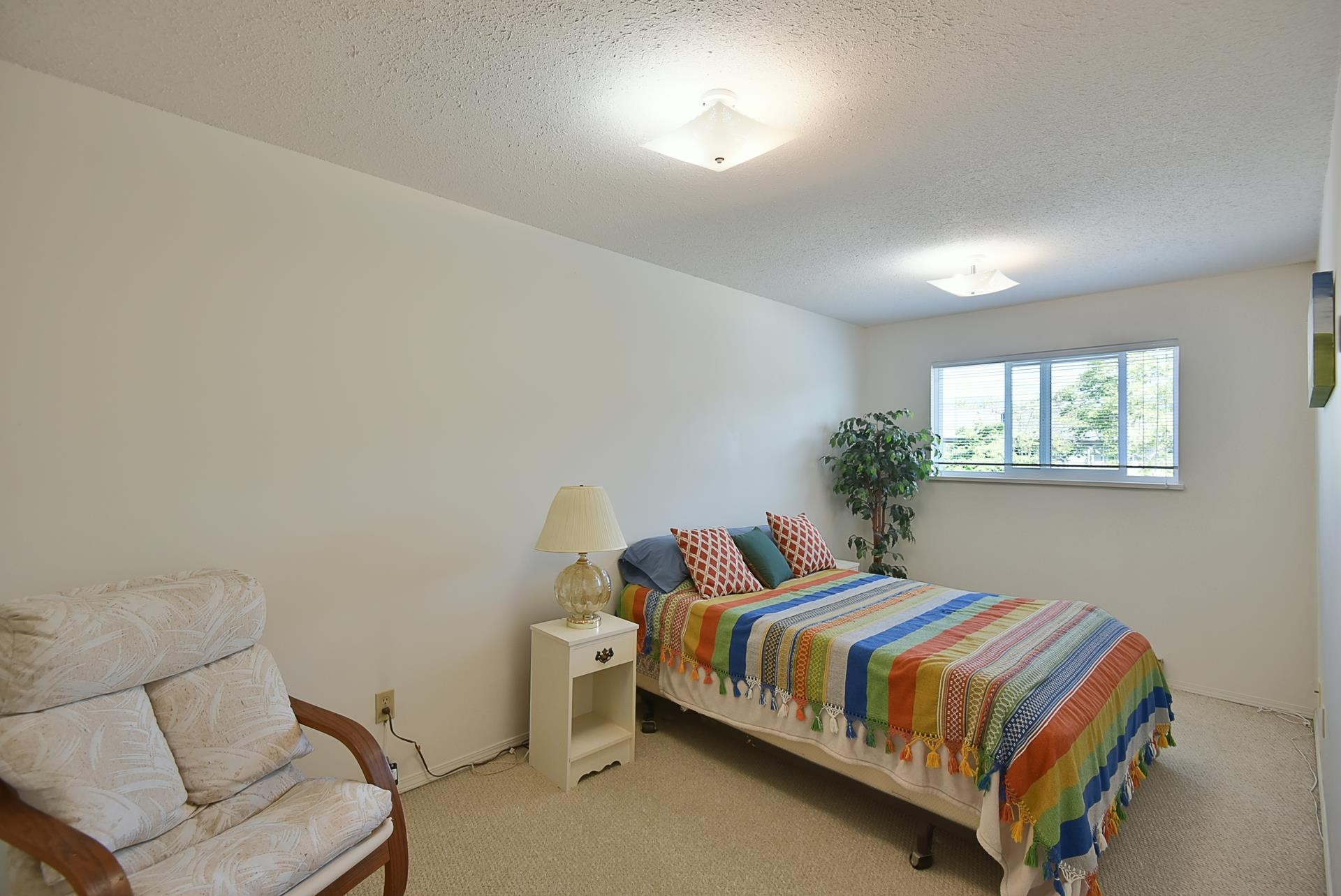 









5761


Wharf

Avenue, 11,
Sechelt,




BC
V0N 3A0


