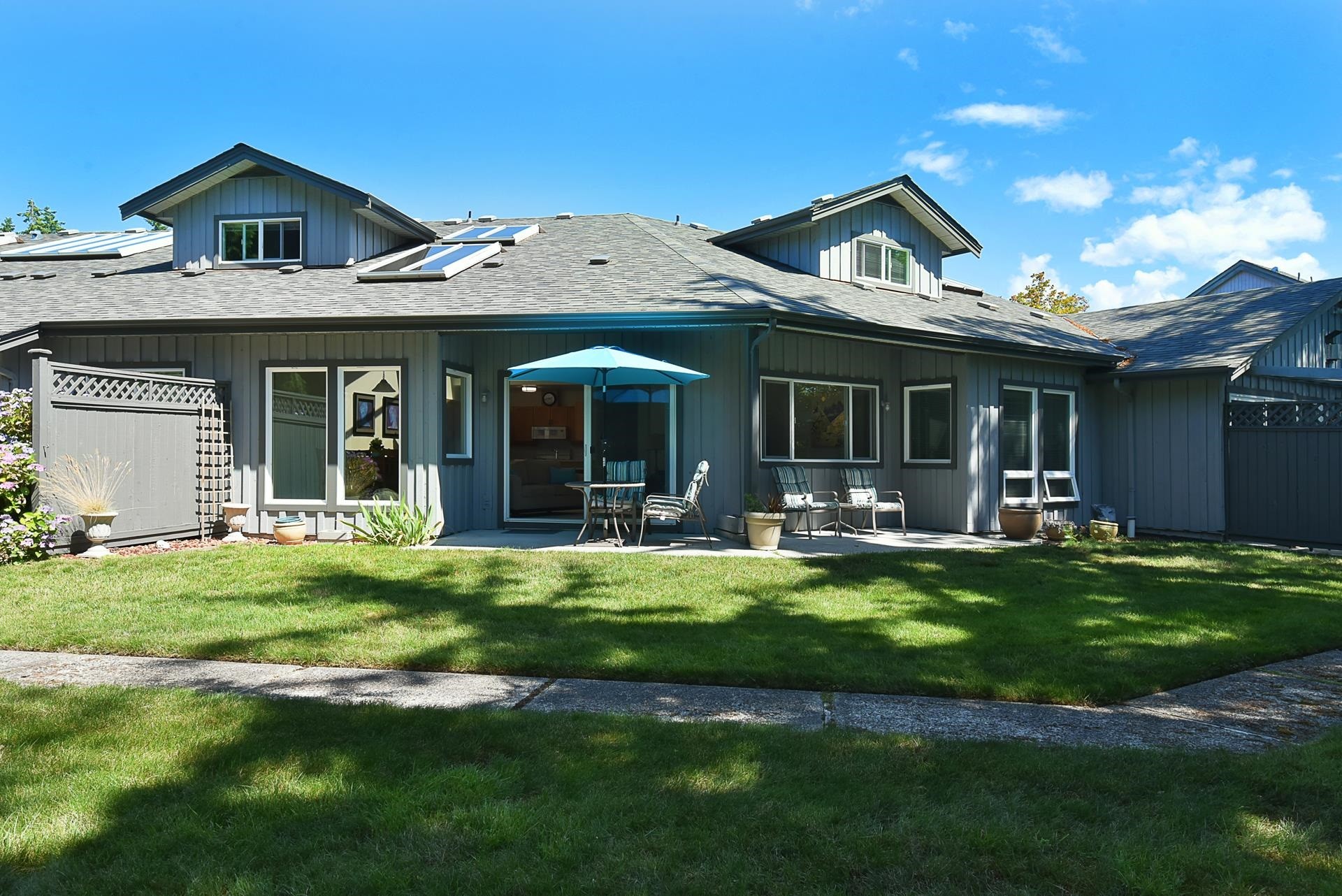 









5761


Wharf

Avenue, 11,
Sechelt,




BC
V0N 3A0

