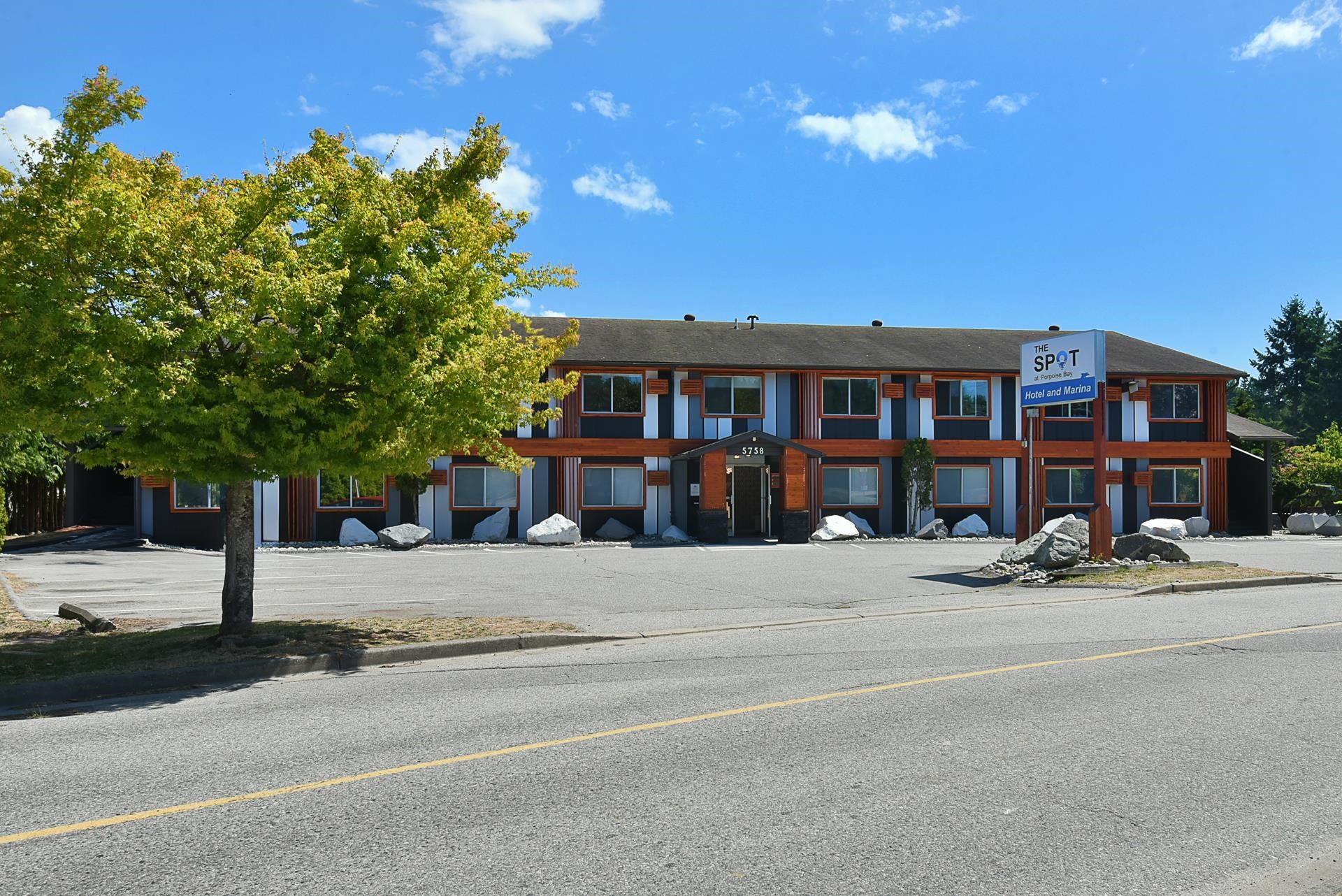 









5761


Wharf

Avenue, 11,
Sechelt,




BC
V0N 3A0

