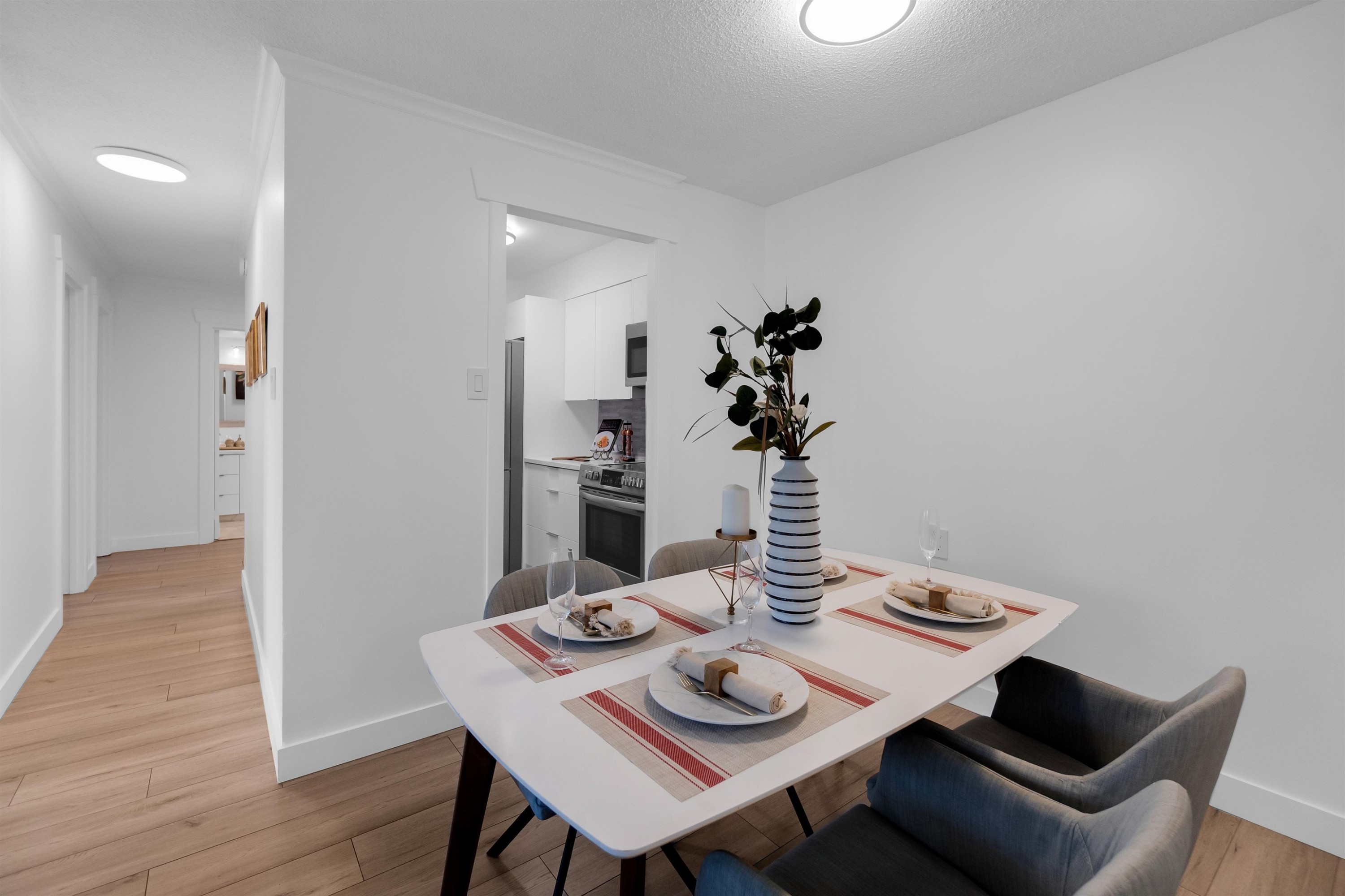 









2004


Fullerton

Avenue, 807,
North Vancouver,




BC
V7P 3G8

