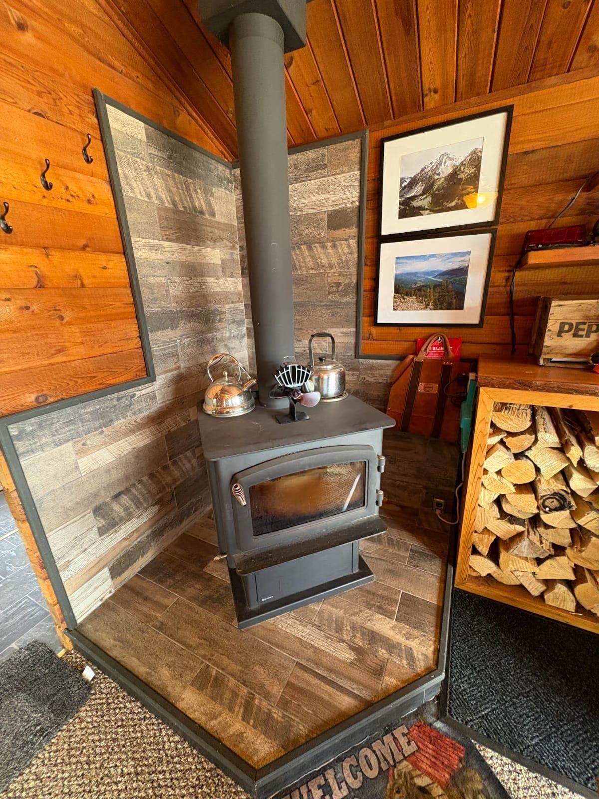 









200


Sunshine

Drive,
70 Mile House,







BC
V0K 1V0

