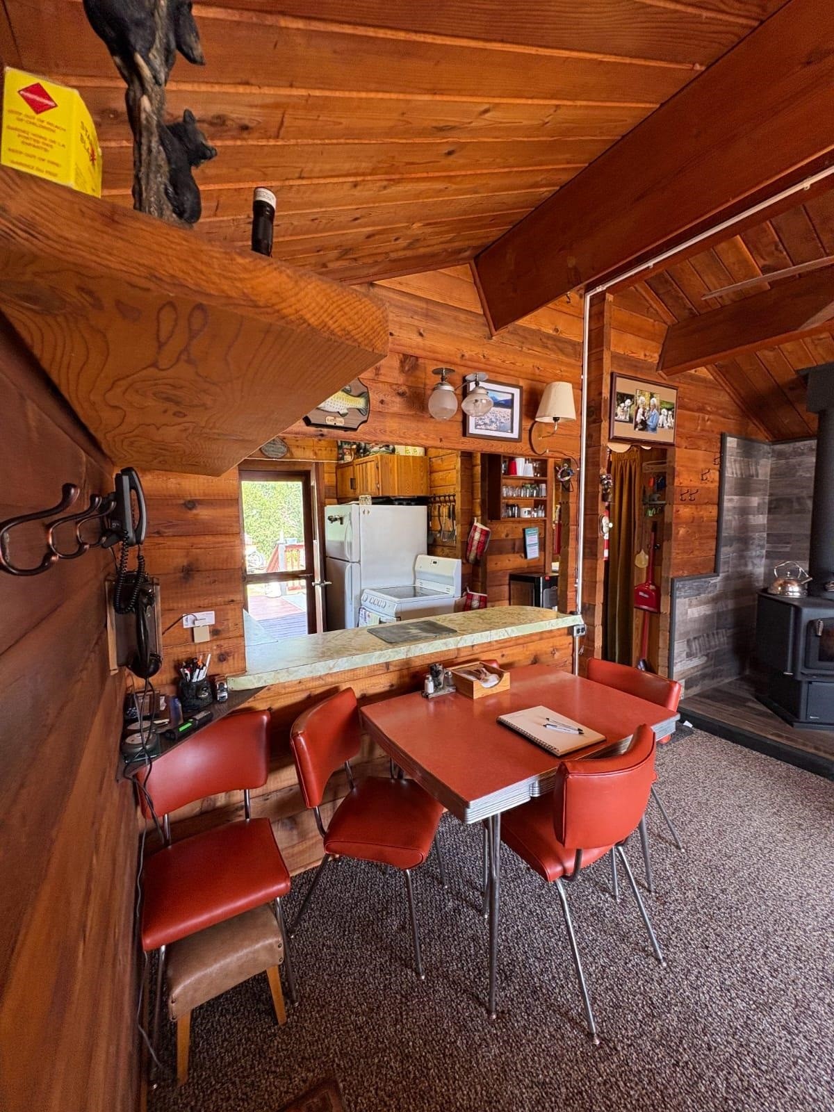 









200


Sunshine

Drive,
70 Mile House,







BC
V0K 1V0

