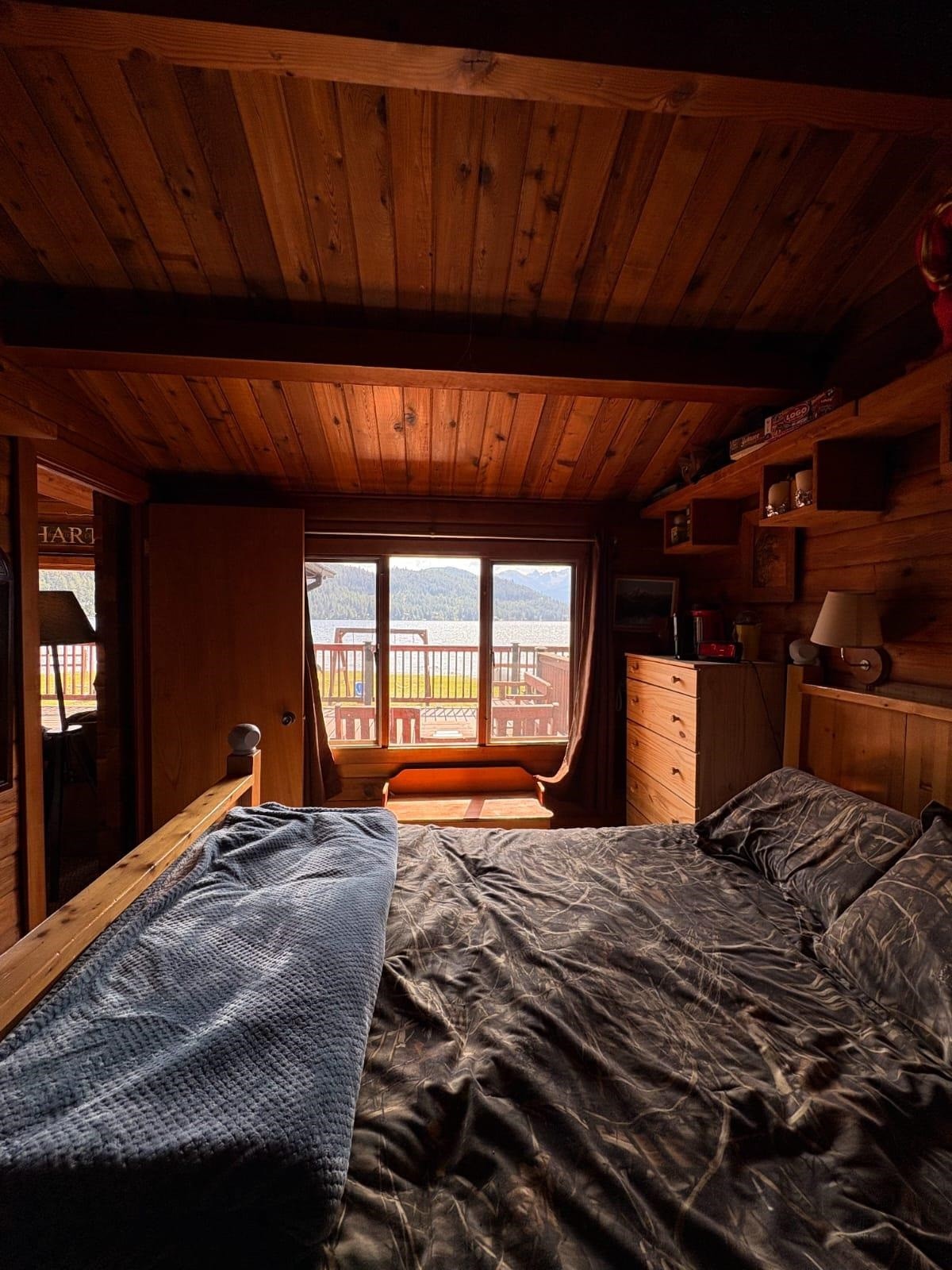 









200


Sunshine

Drive,
70 Mile House,







BC
V0K 1V0

