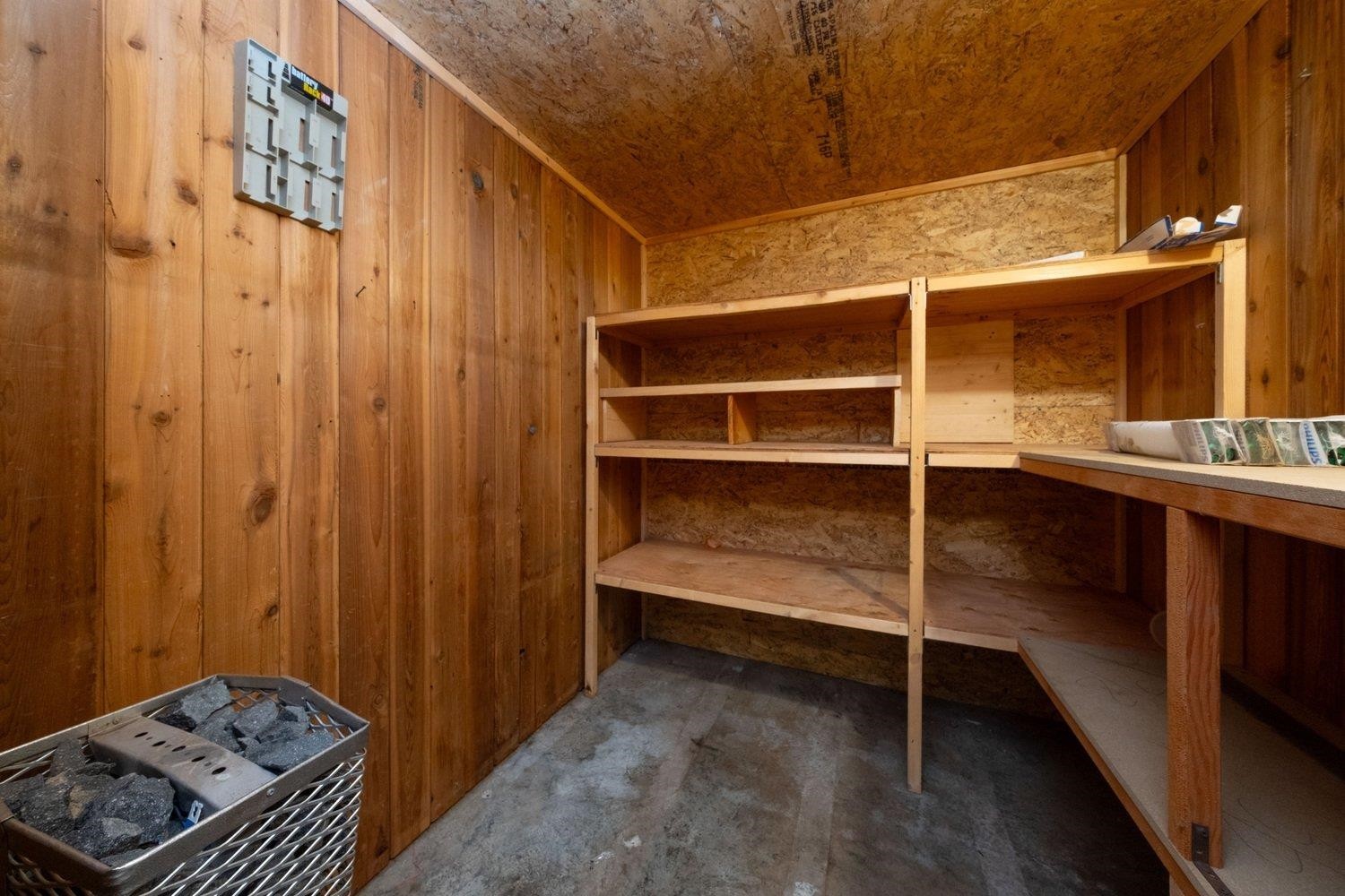 









3283


Hoskins

Road,
North Vancouver,




BC
V7J 3B5


