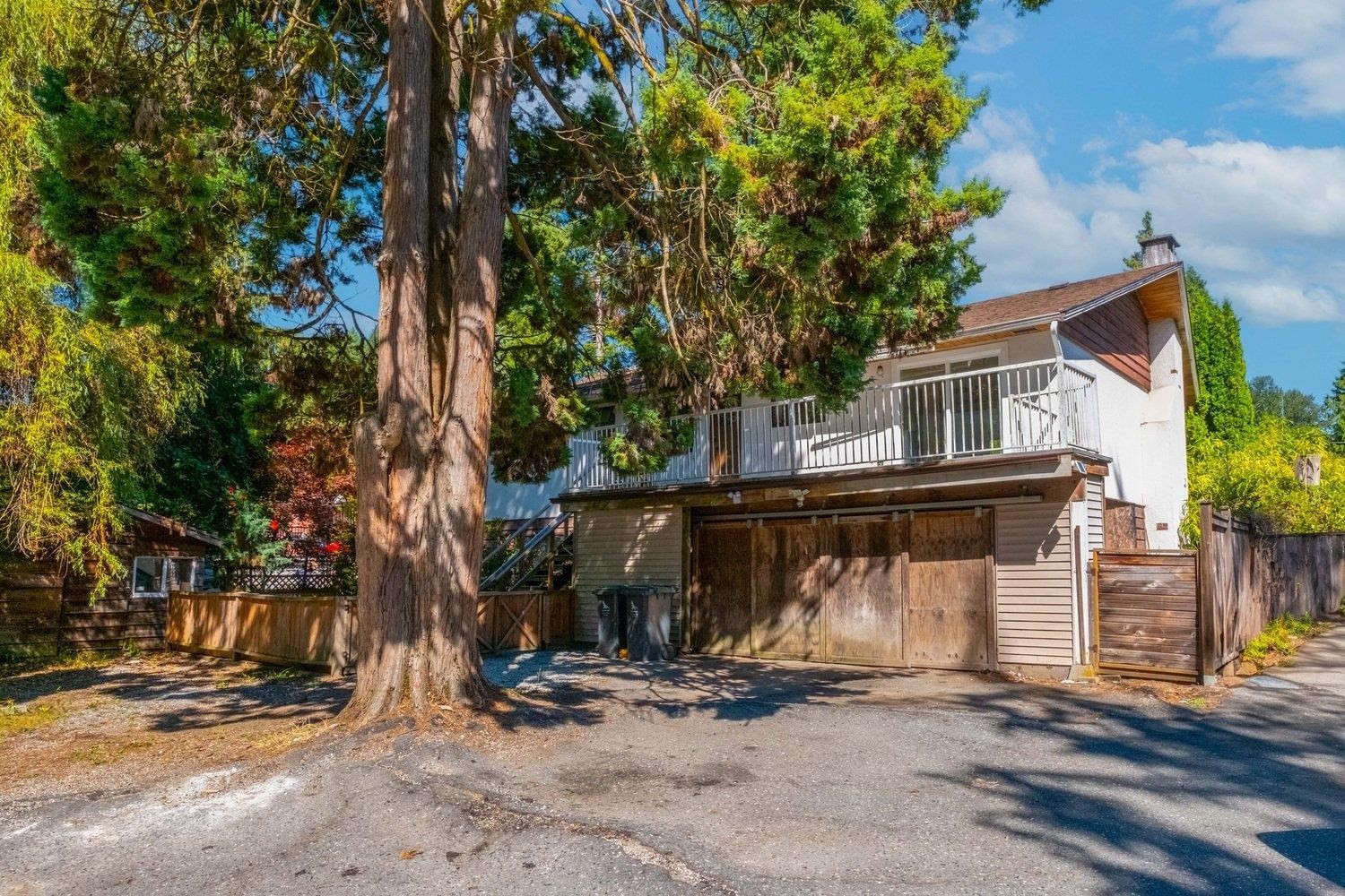 









3283


Hoskins

Road,
North Vancouver,




BC
V7J 3B5

