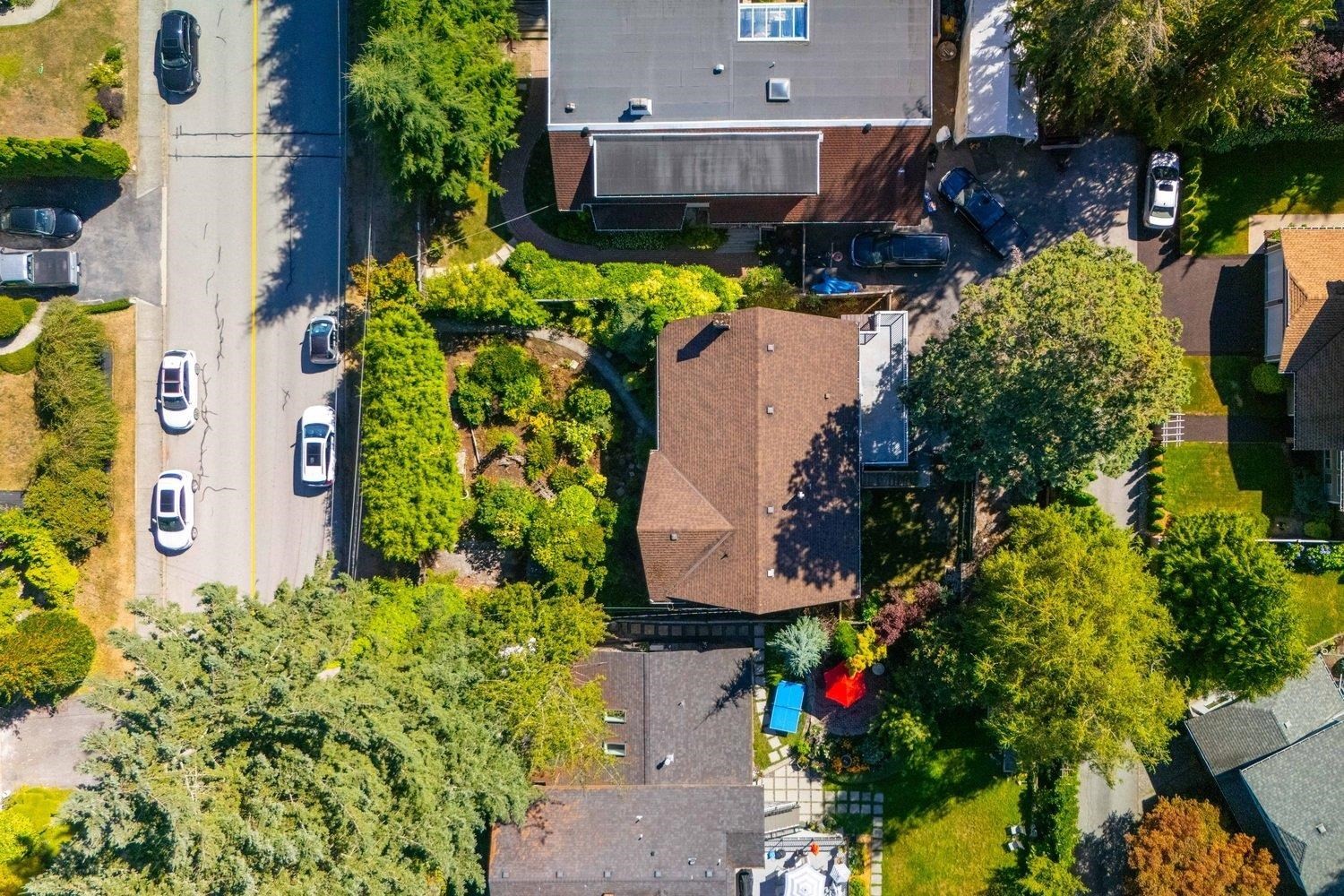 









3283


Hoskins

Road,
North Vancouver,




BC
V7J 3B5

