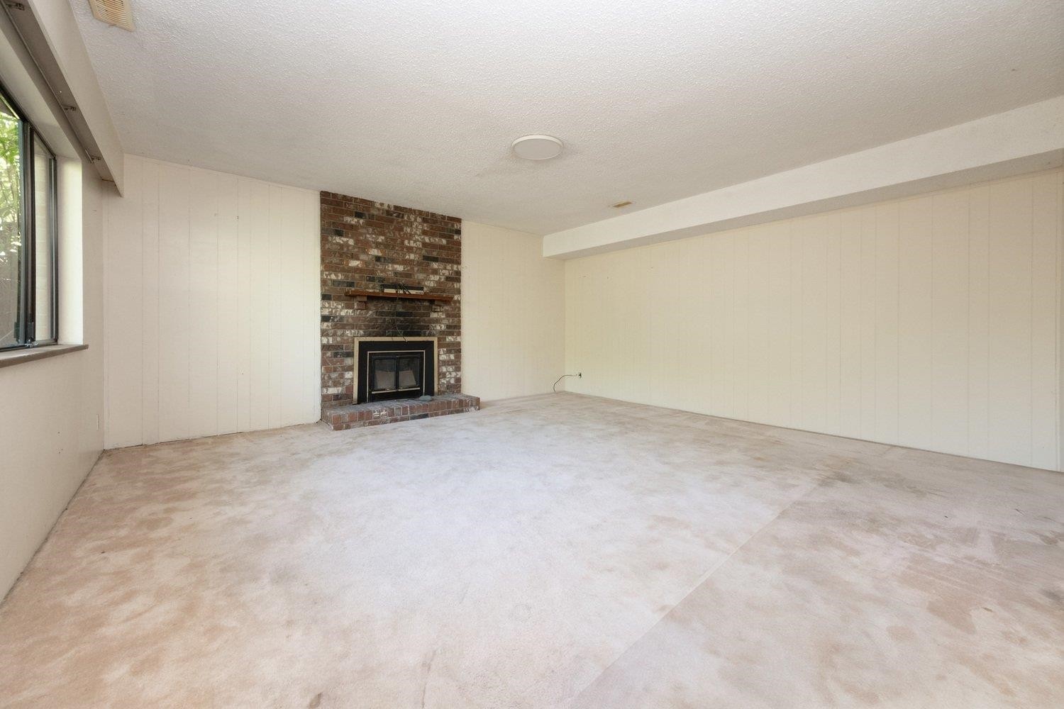 









3283


Hoskins

Road,
North Vancouver,




BC
V7J 3B5

