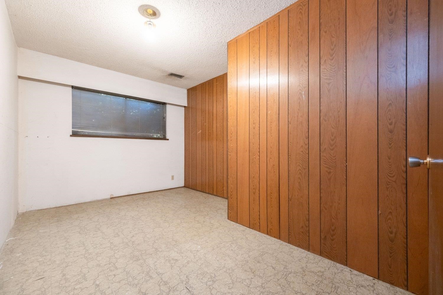 









3283


Hoskins

Road,
North Vancouver,




BC
V7J 3B5

