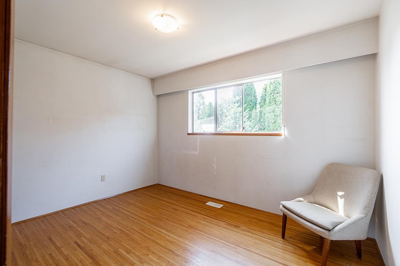 









6808


Yeovil

Place,
Burnaby,




BC
V5B 2V9

