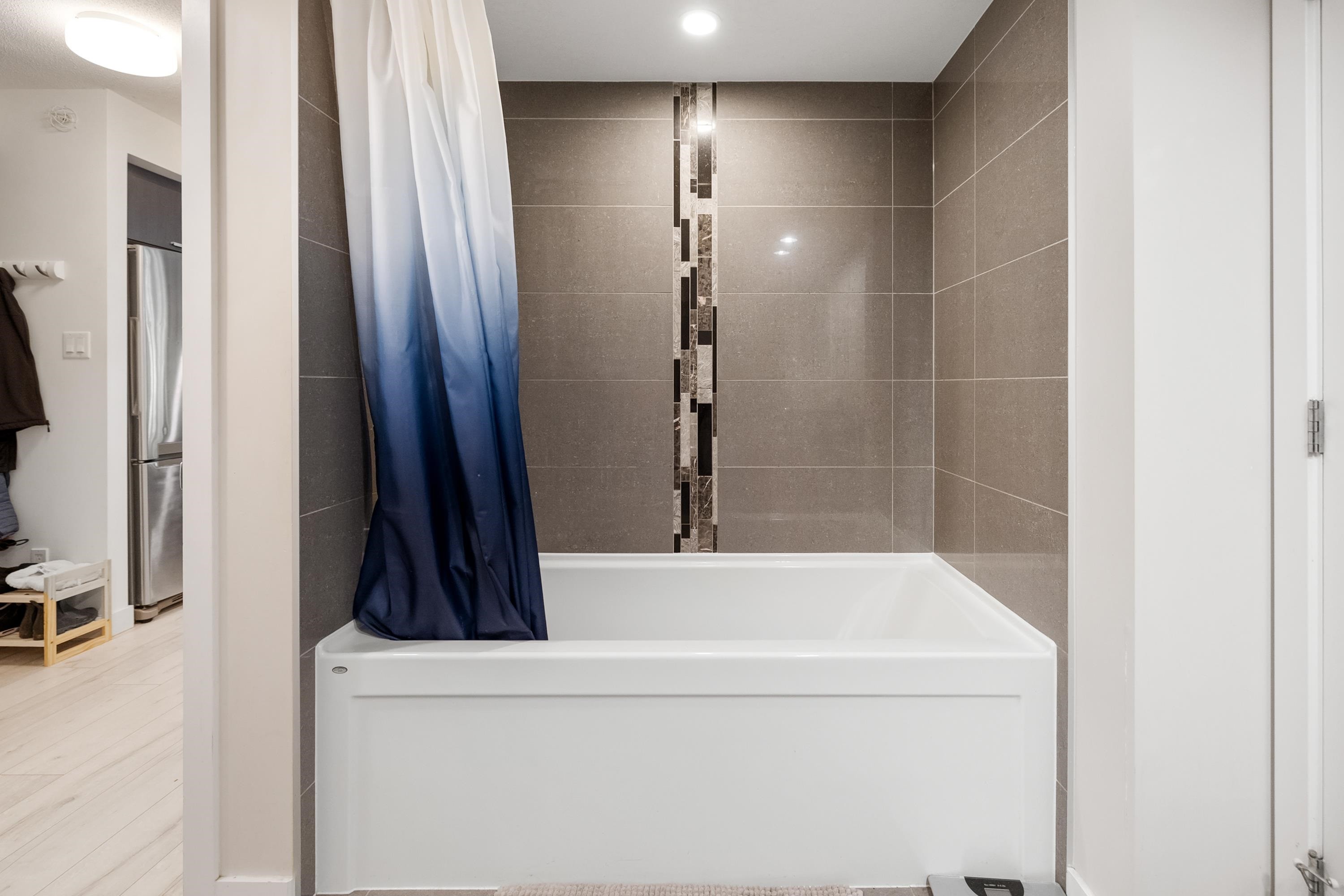 









2200


Douglas

Road, 302,
Burnaby,




BC
V5C 0G8


