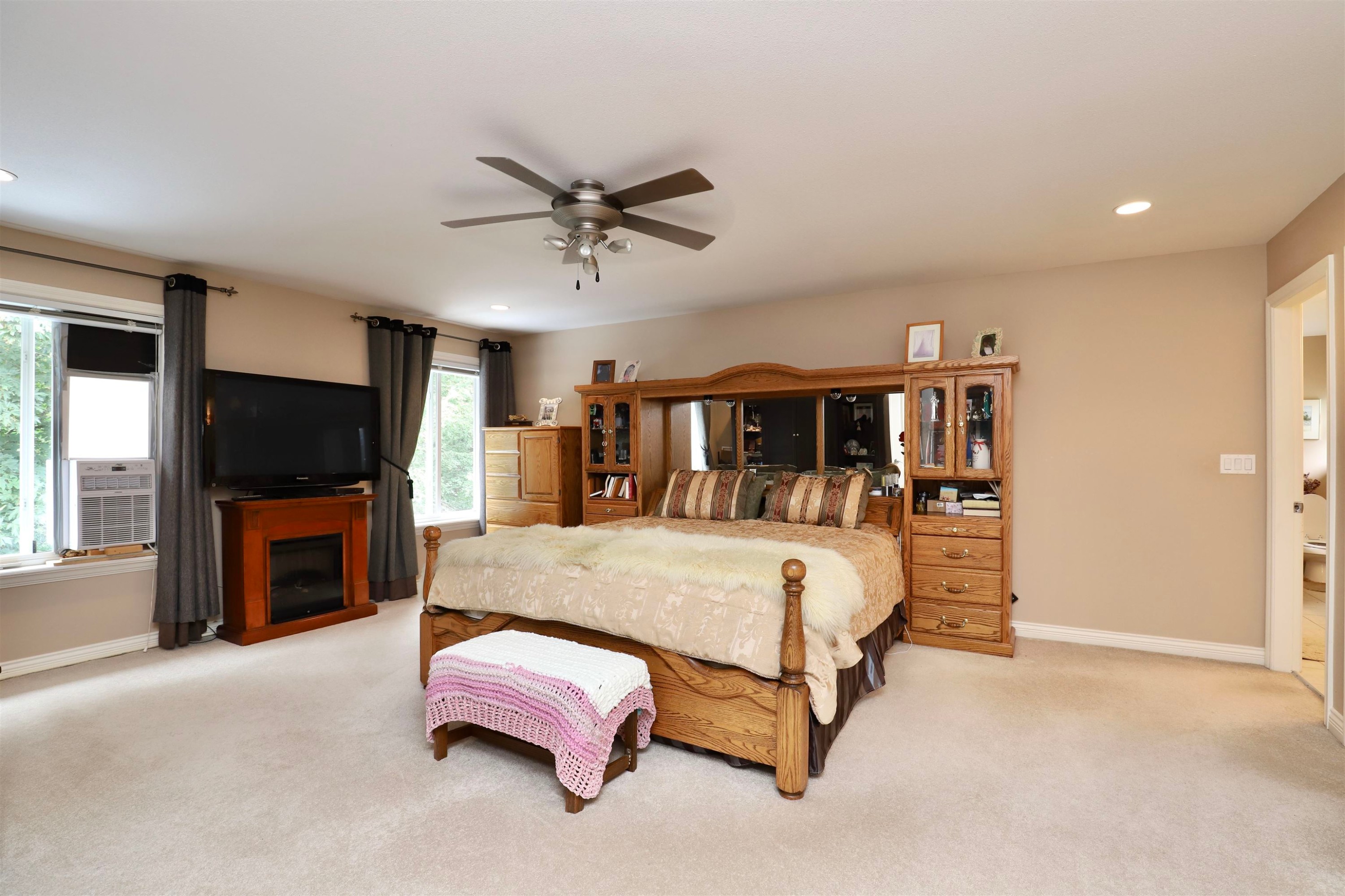 









13257


239b

Street,
Maple Ridge,




BC
V4R 0A3

