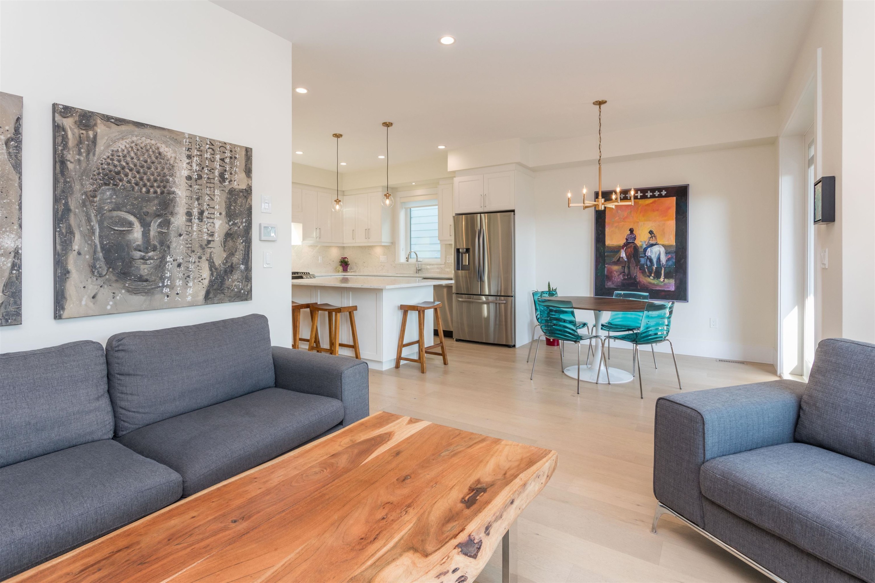 









341


13th

Street East,
North Vancouver,




BC
V7L 2L8

