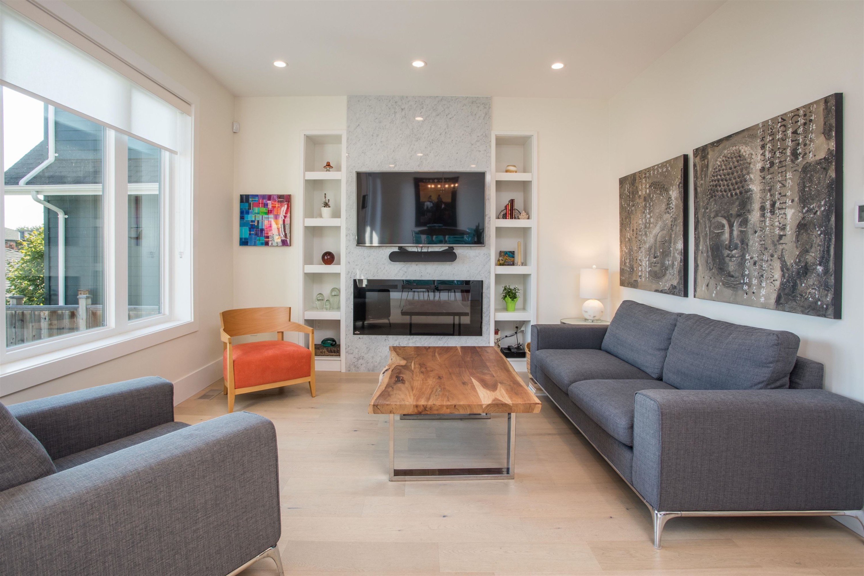 









341


13th

Street East,
North Vancouver,




BC
V7L 2L8


