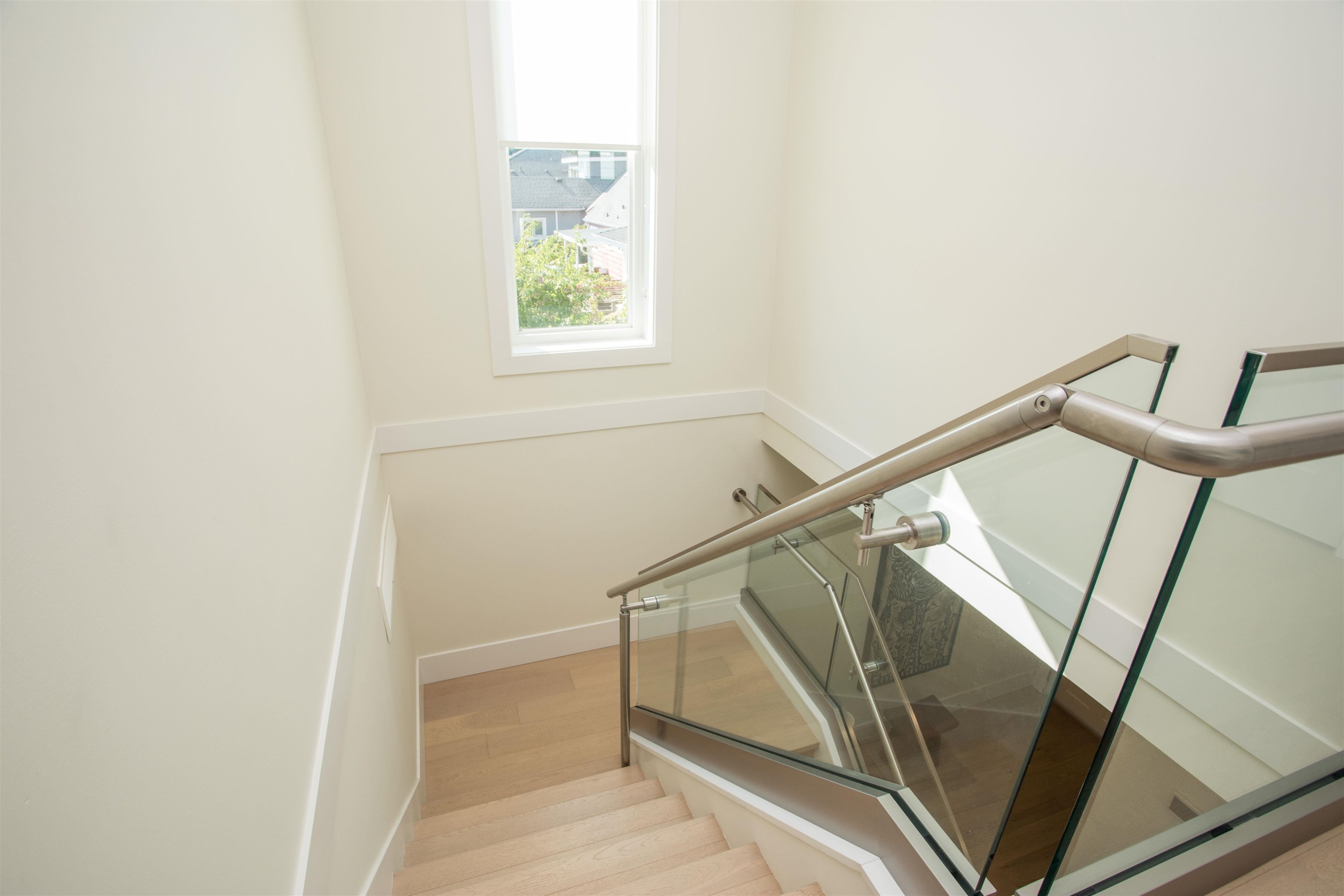 









341


13th

Street East,
North Vancouver,




BC
V7L 2L8

