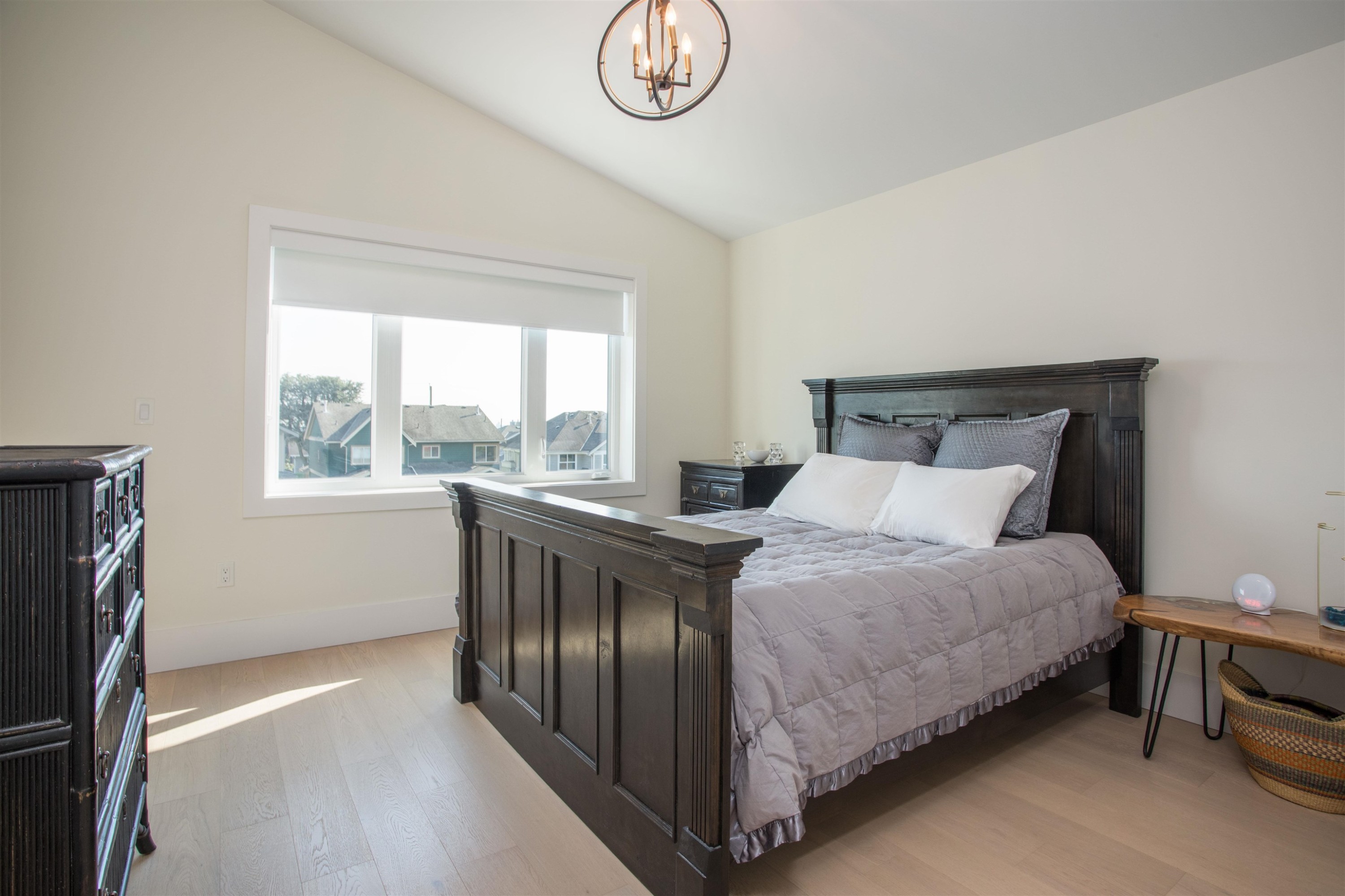 









341


13th

Street East,
North Vancouver,




BC
V7L 2L8

