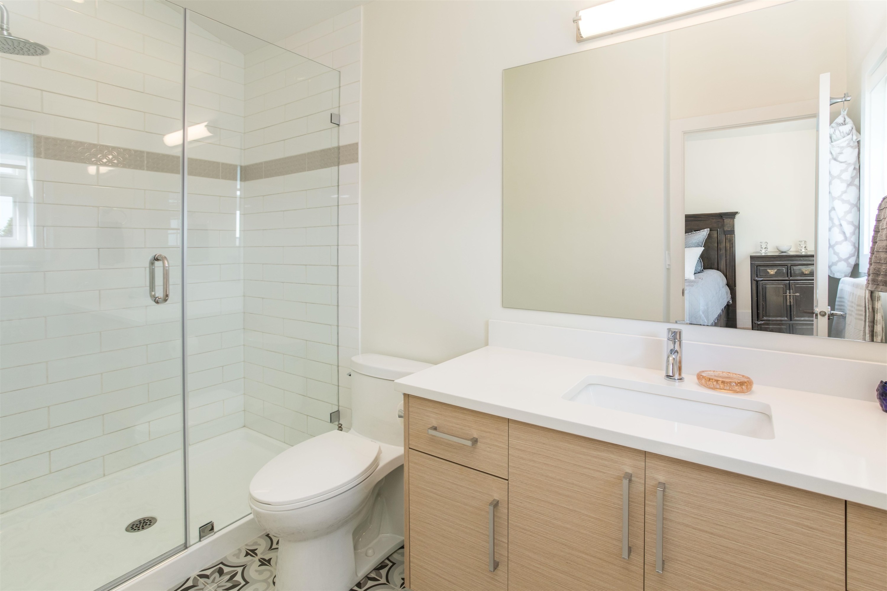 









341


13th

Street East,
North Vancouver,




BC
V7L 2L8


