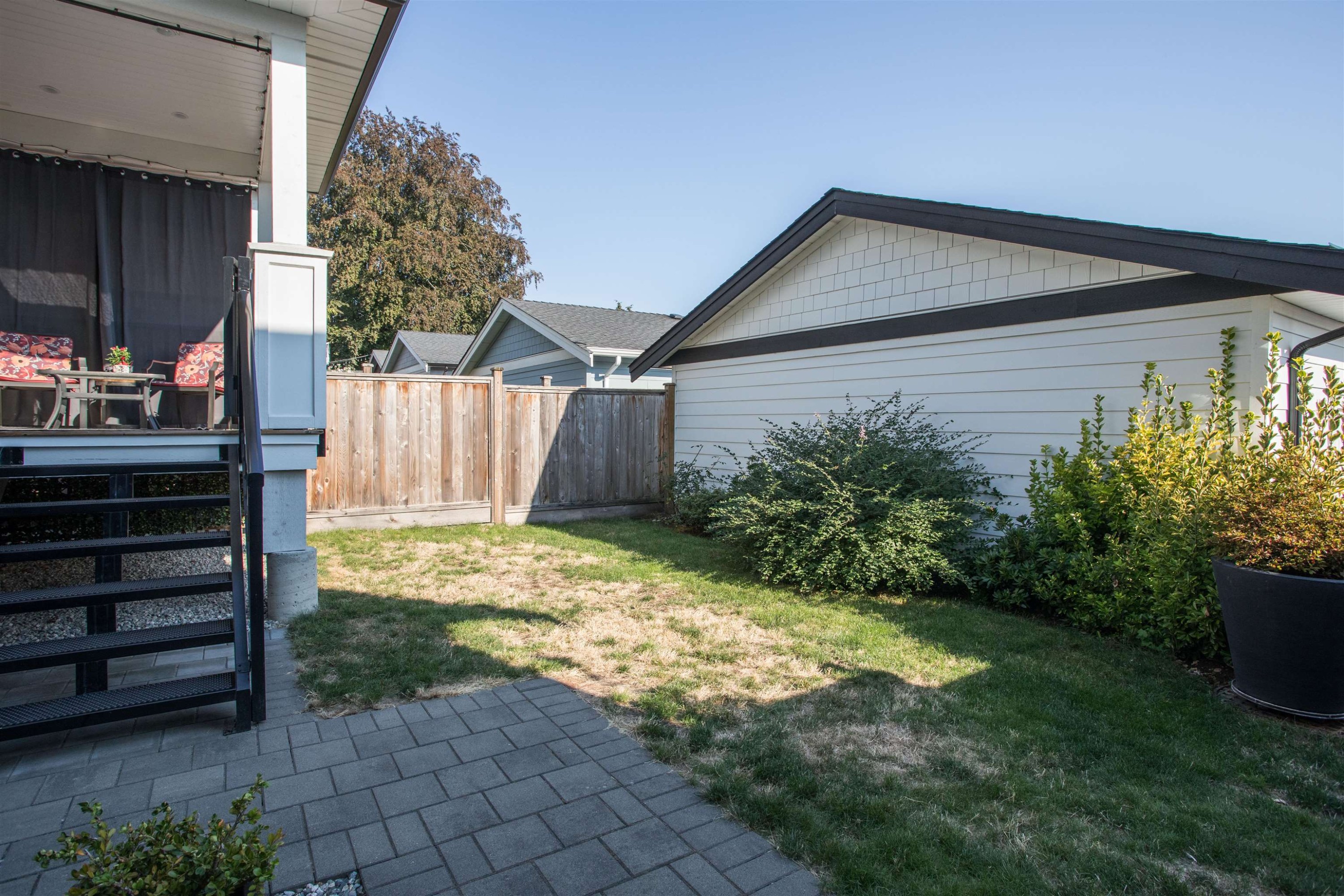 









341


13th

Street East,
North Vancouver,




BC
V7L 2L8

