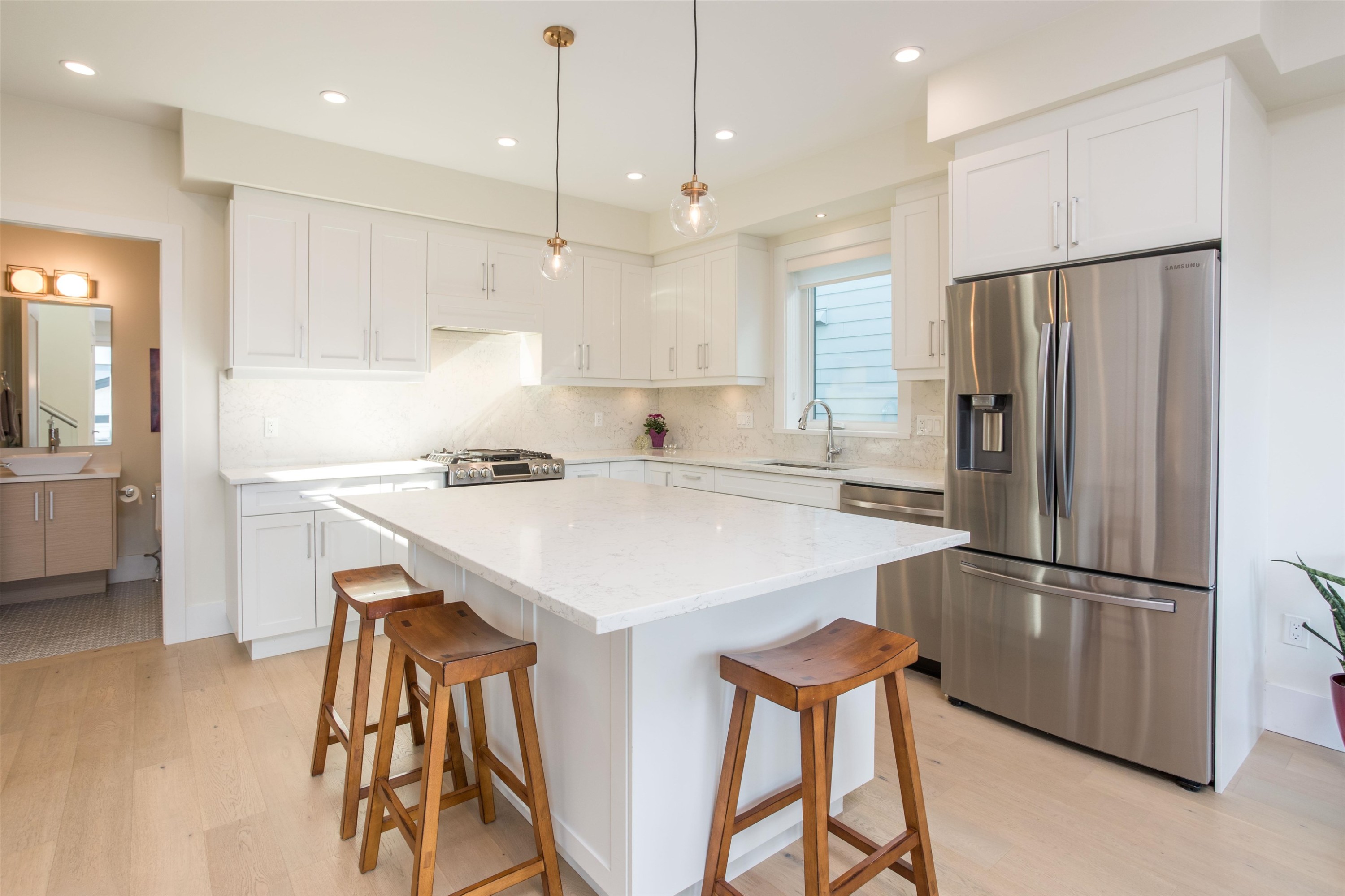 









341


13th

Street East,
North Vancouver,




BC
V7L 2L8

