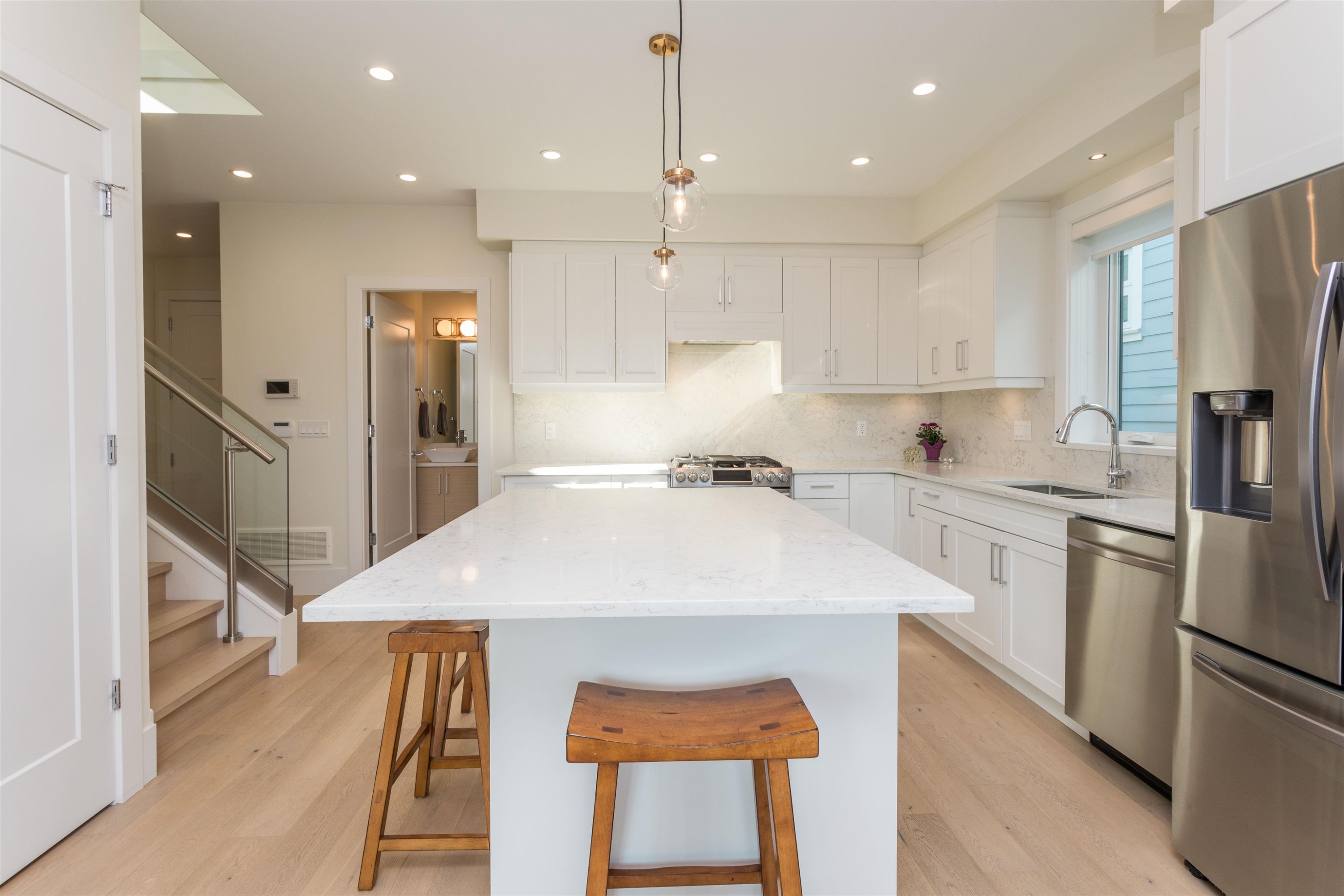 









341


13th

Street East,
North Vancouver,




BC
V7L 2L8

