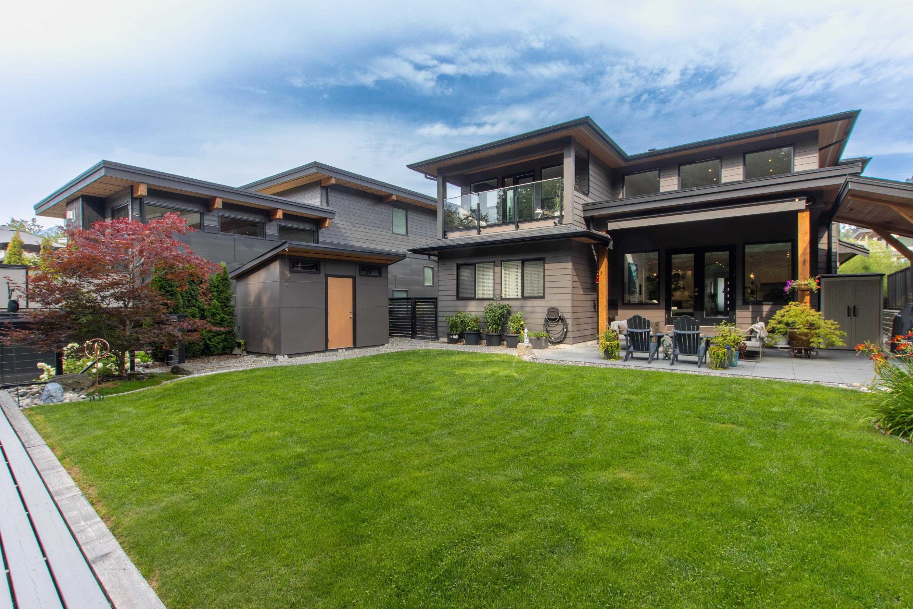 









3388


Mamquam

Road,
Squamish,




BC
V8B 0S6

