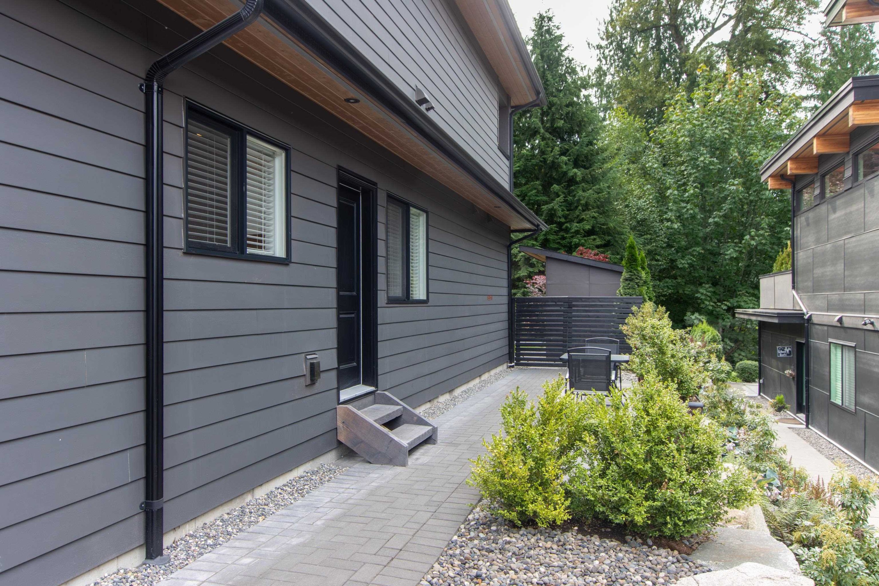 









3388


Mamquam

Road,
Squamish,




BC
V8B 0S6

