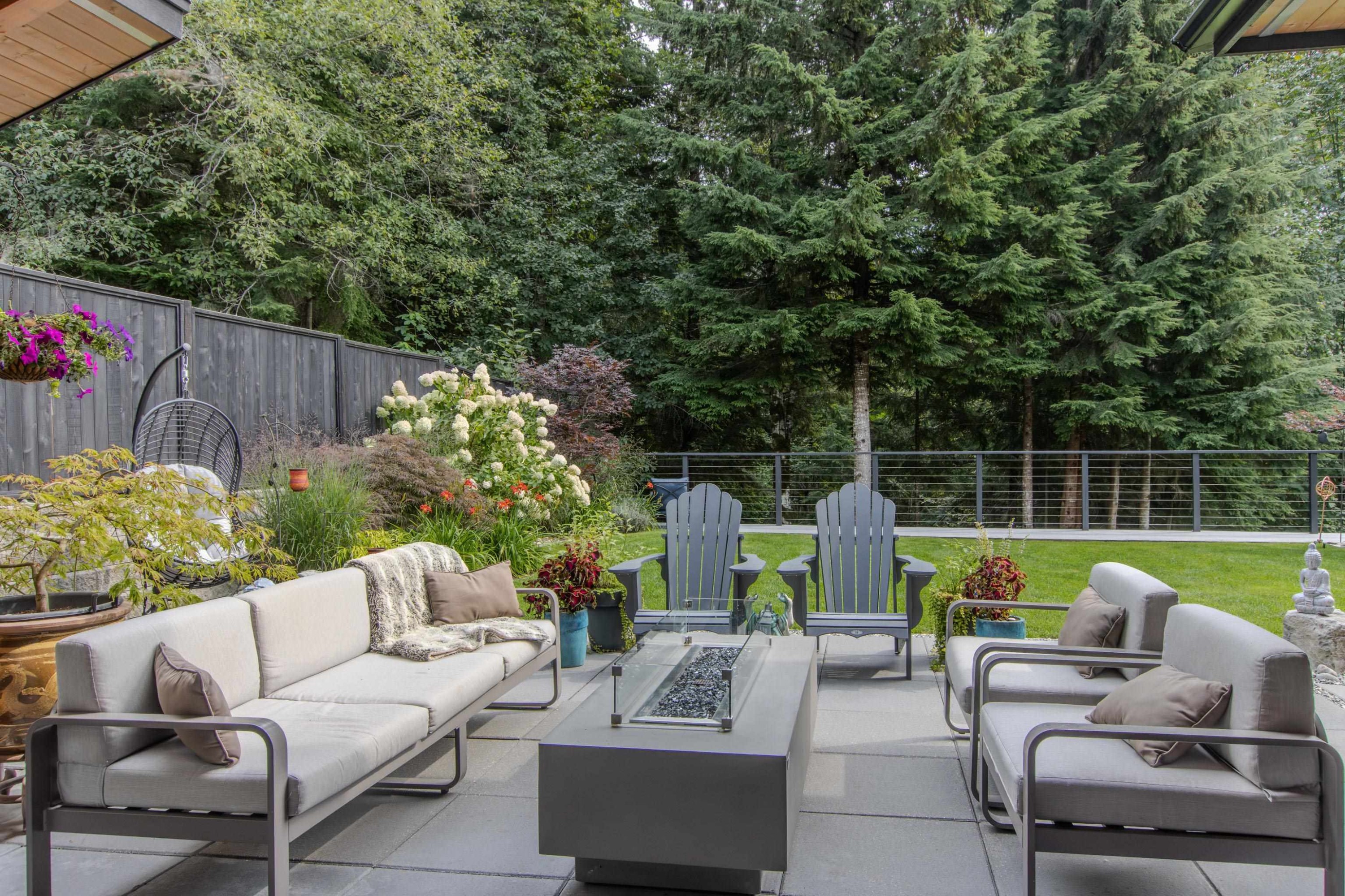 









3388


Mamquam

Road,
Squamish,




BC
V8B 0S6


