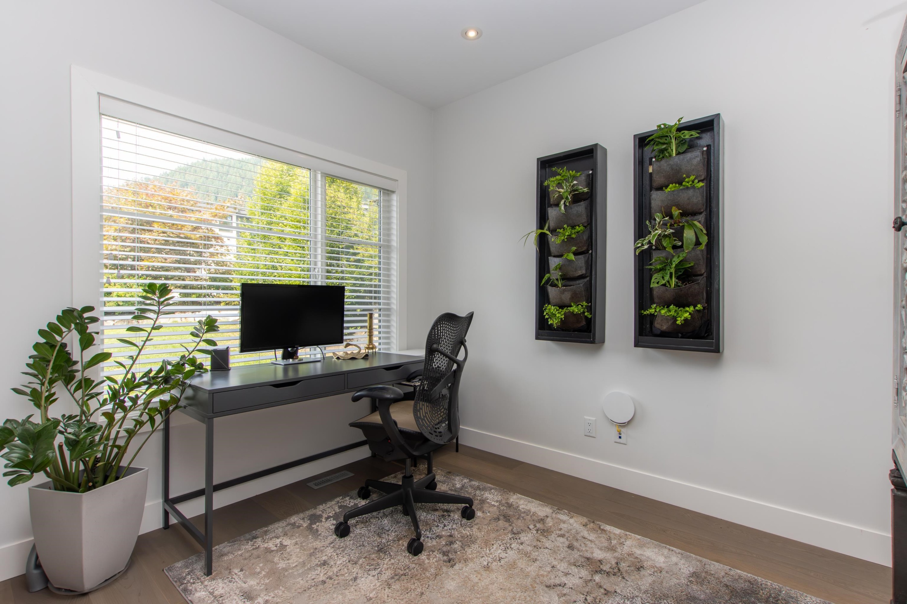 









3388


Mamquam

Road,
Squamish,




BC
V8B 0S6

