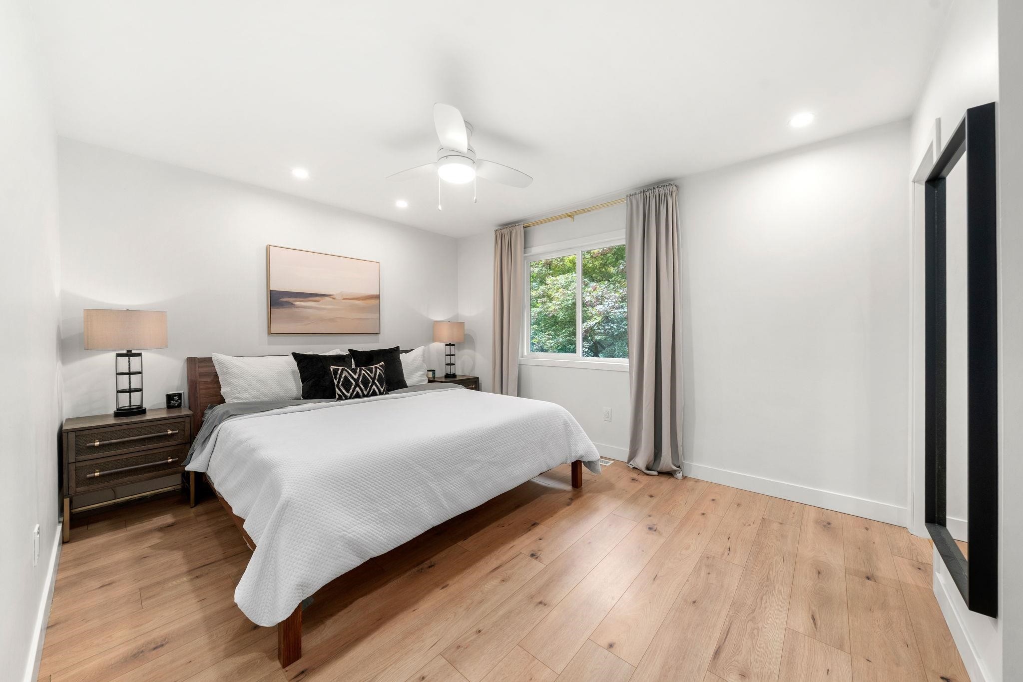 









323B


Evergreen

Drive,
Port Moody,




BC
V3H 1S1

