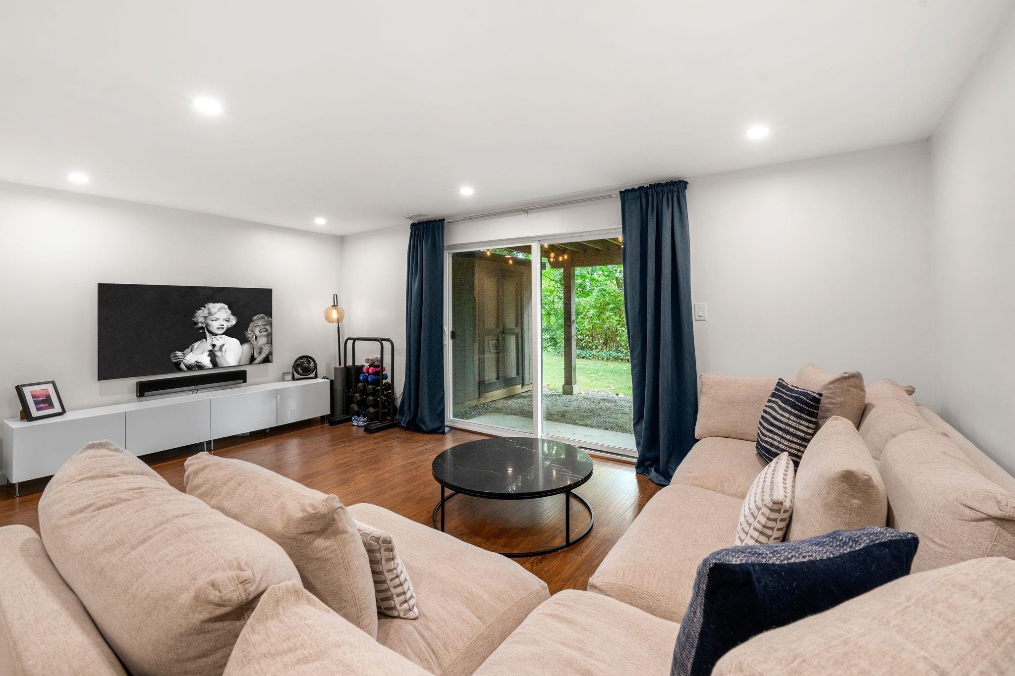 









323B


Evergreen

Drive,
Port Moody,




BC
V3H 1S1

