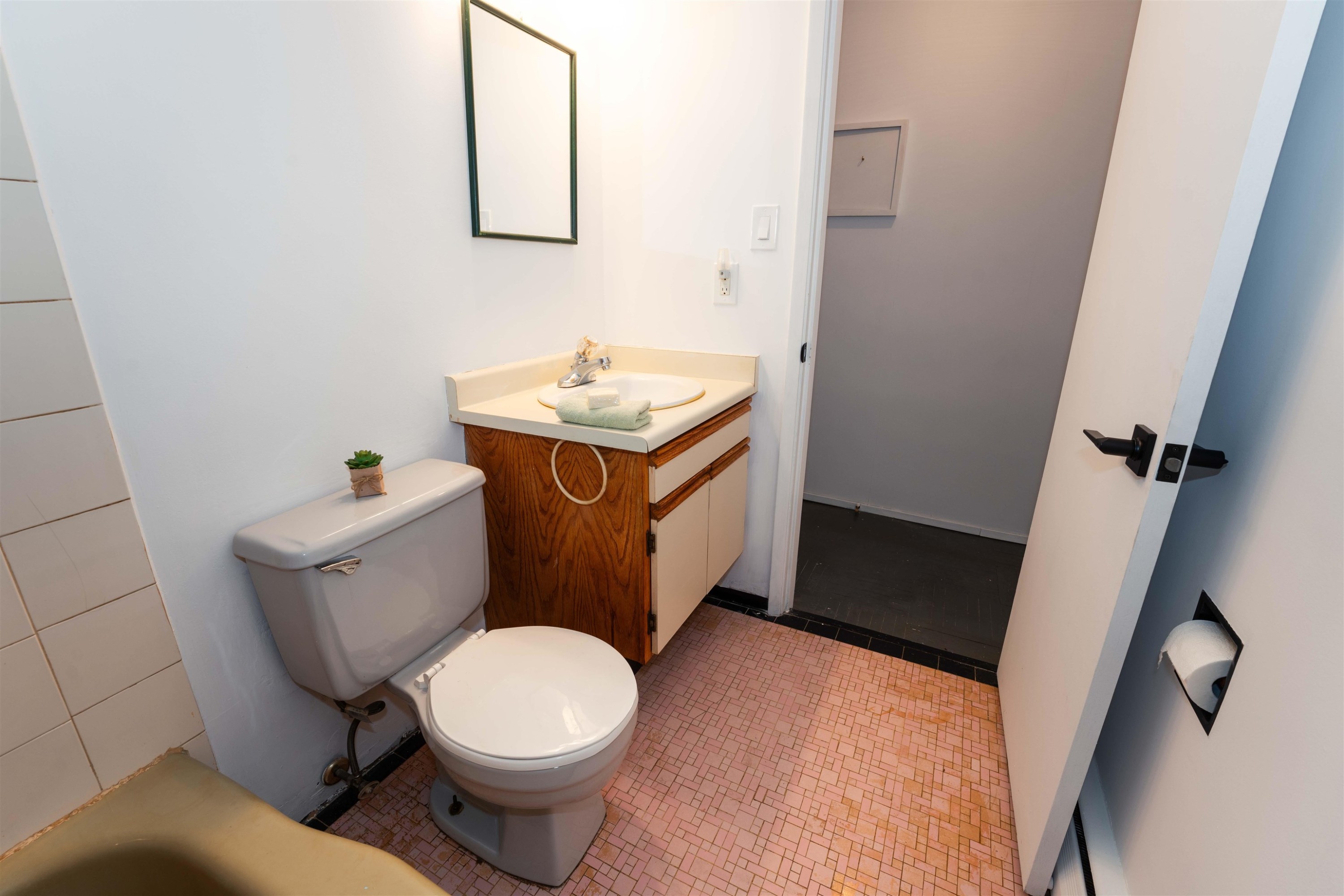 









1050


Jervis

Street, 210,
Vancouver,




BC
V6E 2C1

