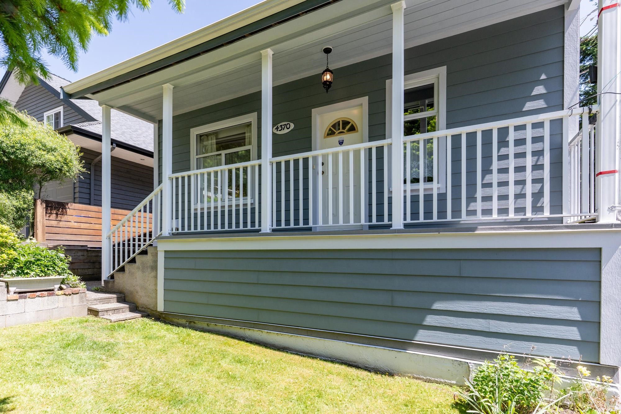 









4370


Mountain

Highway,
North Vancouver,




BC
V7K 2K2

