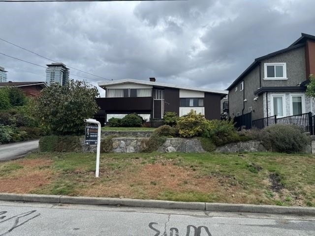









1115


Madore

Avenue,
Coquitlam,




BC
V3K 3C1

