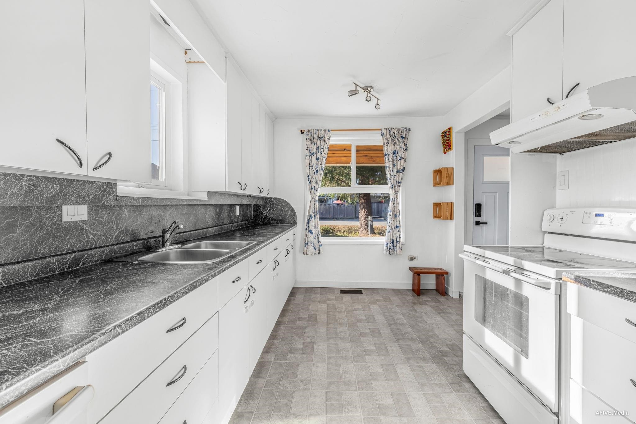 









20258


Ospring

Street,
Maple Ridge,




BC
V2X 1K4

