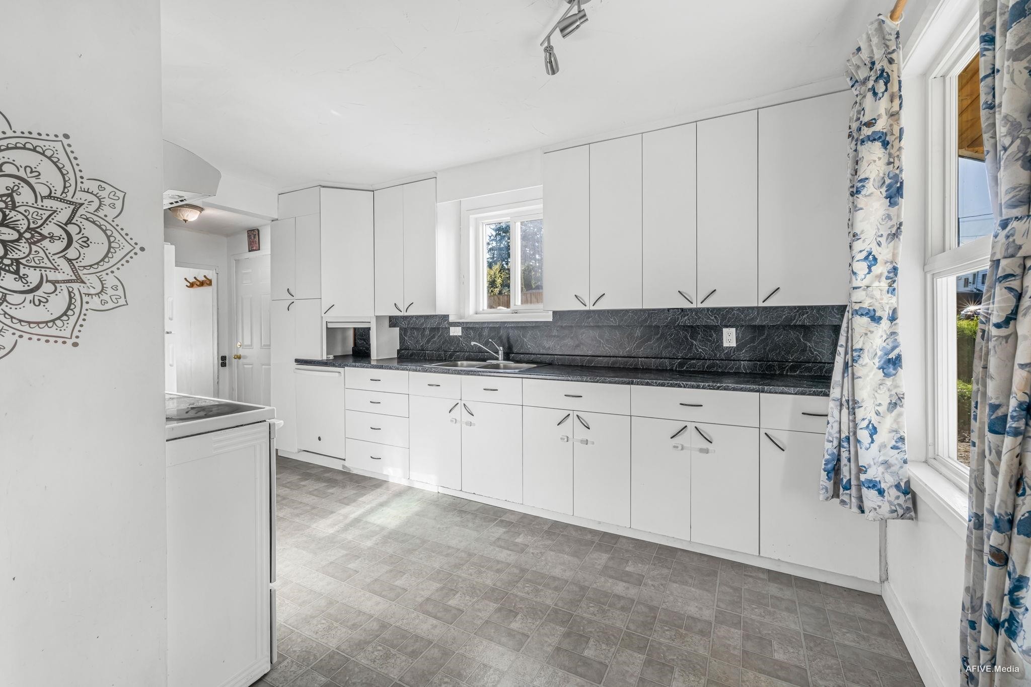 









20258


Ospring

Street,
Maple Ridge,




BC
V2X 1K4

