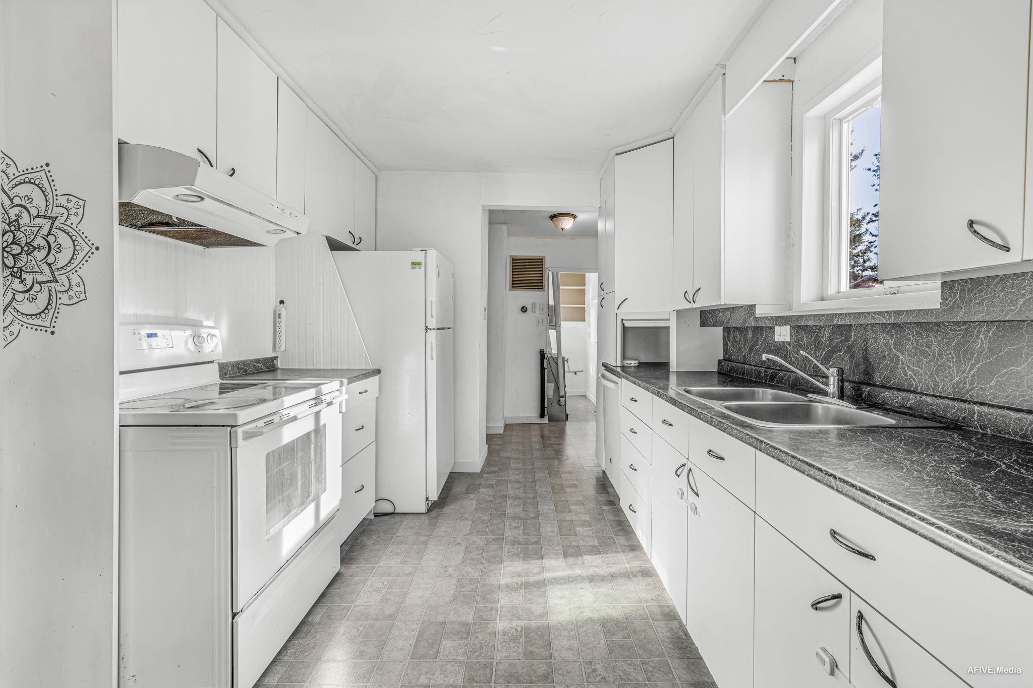 









20258


Ospring

Street,
Maple Ridge,




BC
V2X 1K4

