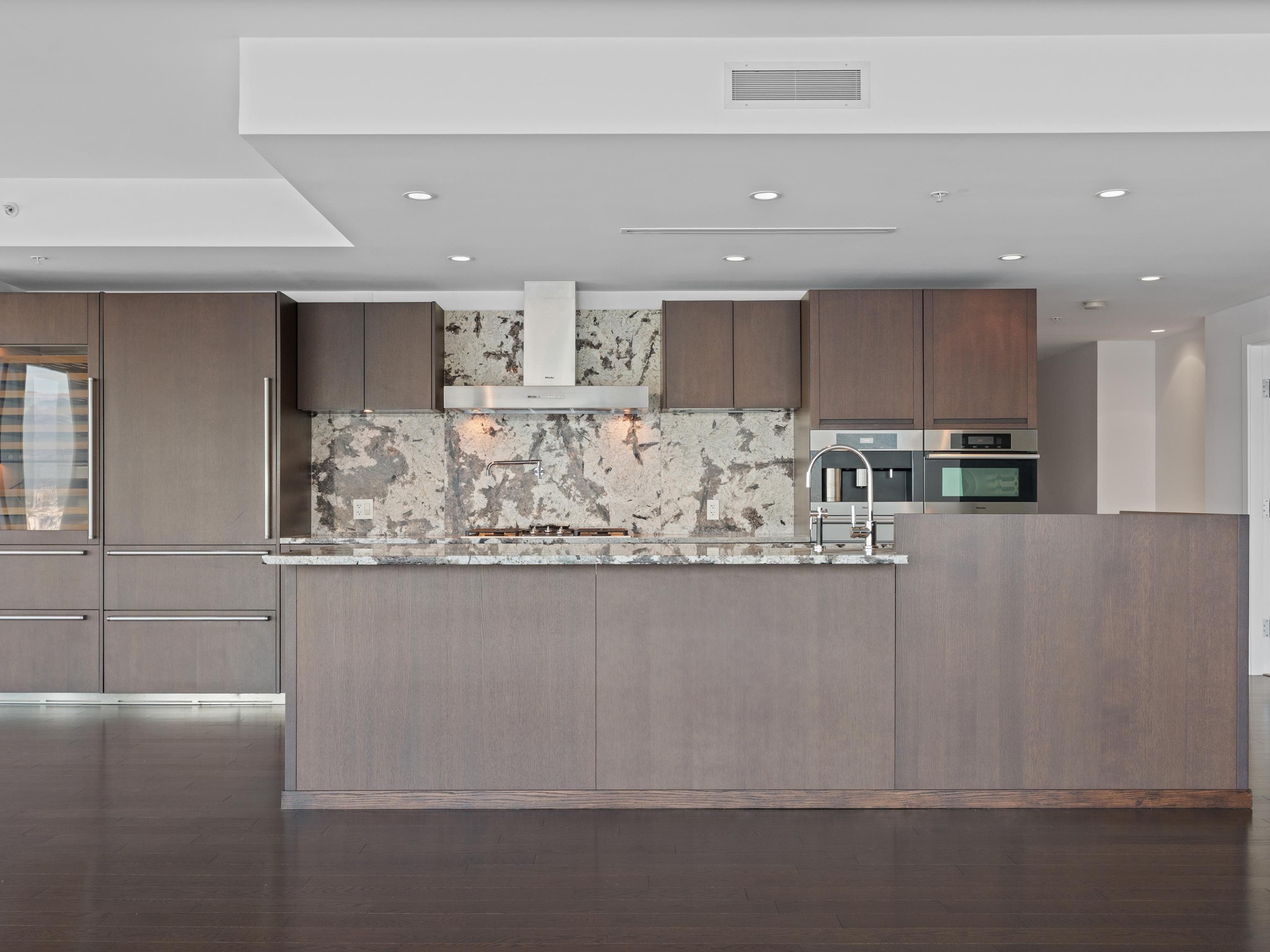 









1011


Cordova

Street West, 2701,
Vancouver,




BC
V6C 0B2

