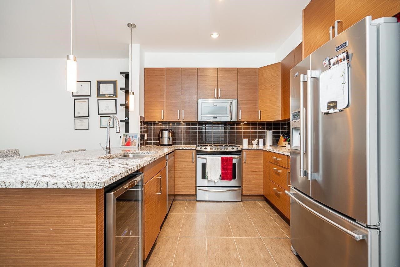 









288


Hampton

Street, 202,
New Westminster,




BC
V3M 5L9

