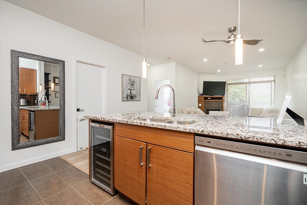 









288


Hampton

Street, 202,
New Westminster,




BC
V3M 5L9

