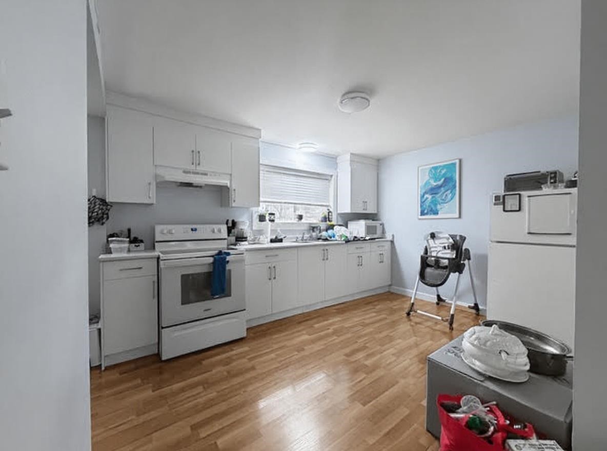 









12244


227

Street,
Maple Ridge,




BC
V2X 6J5

