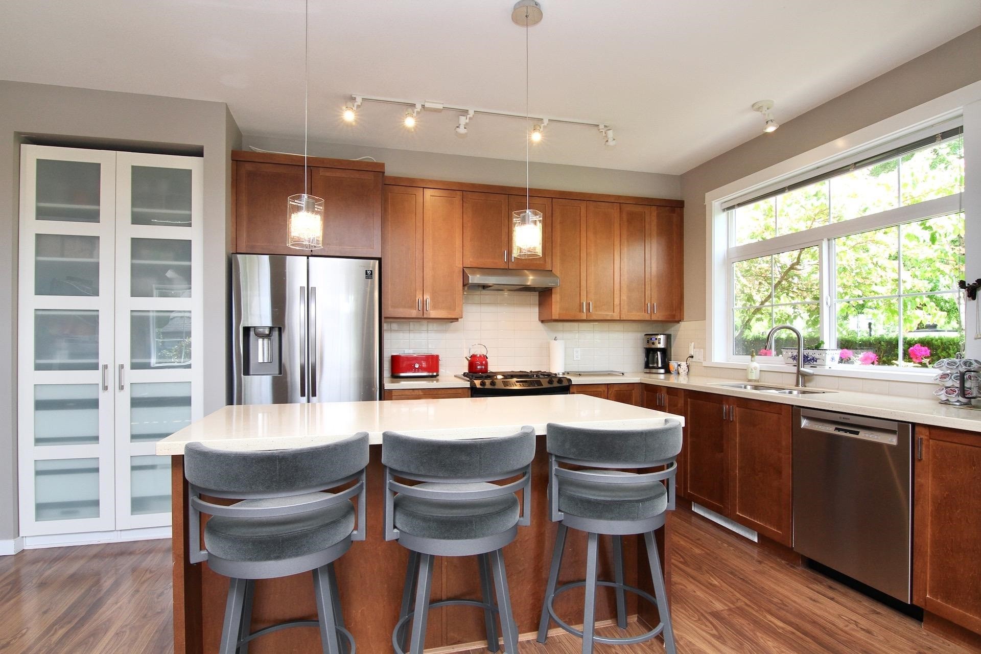 









19490


Fraser

Way, 14,
Pitt Meadows,




BC
V3Y 0B6

