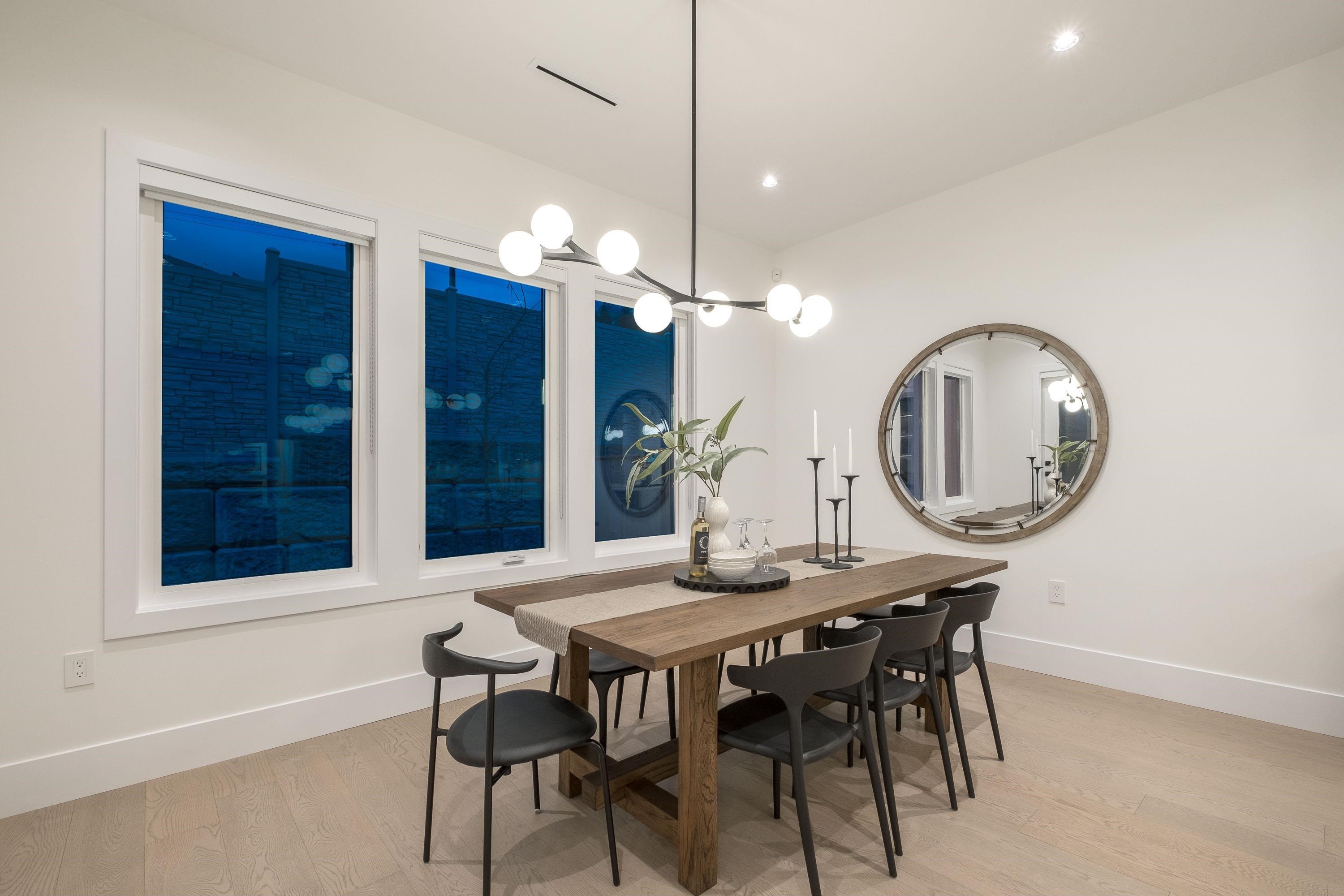 









3510


Danielson

Drive,
Coquitlam,




BC
V3E 3H2

