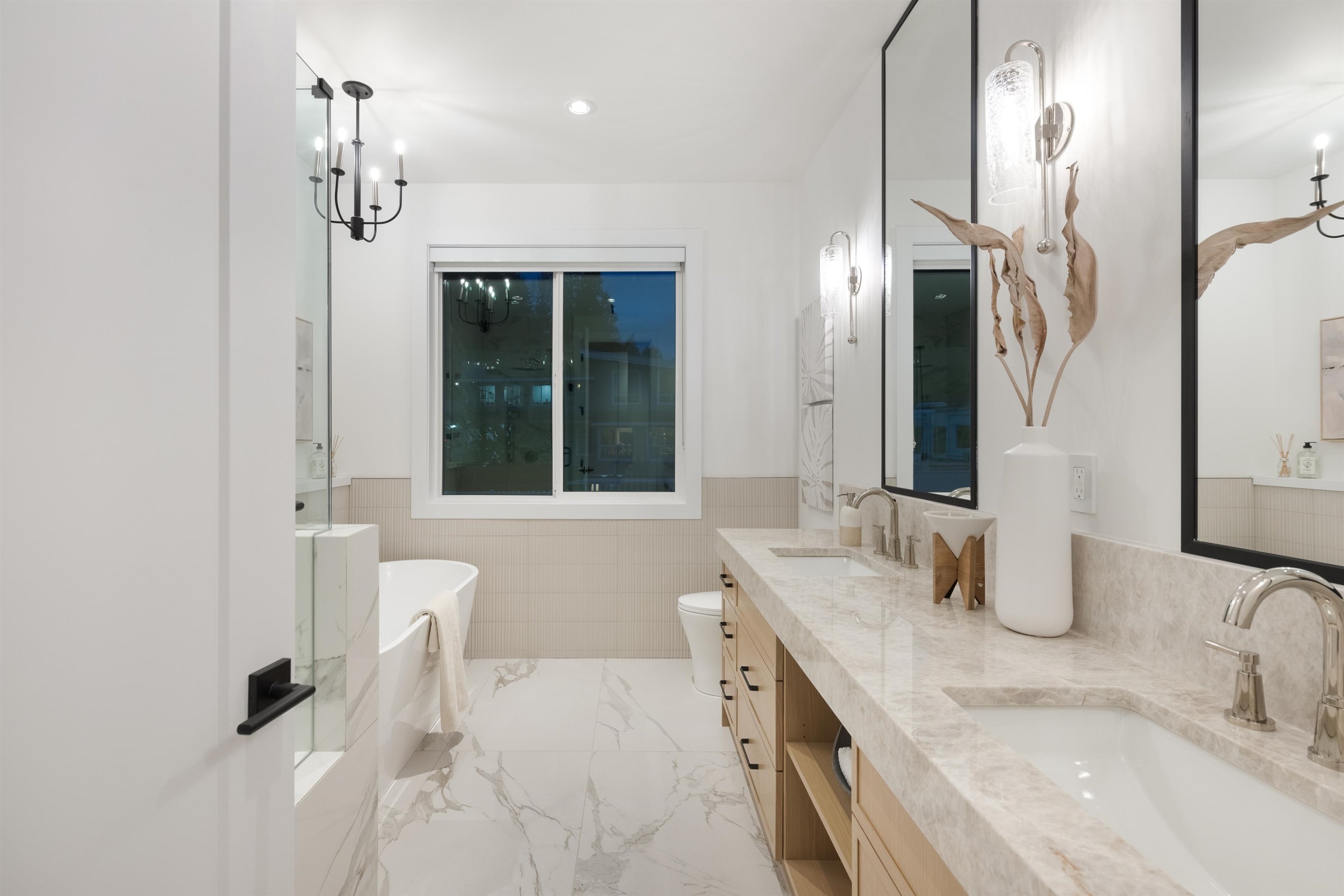 









3510


Danielson

Drive,
Coquitlam,




BC
V3E 3H2

