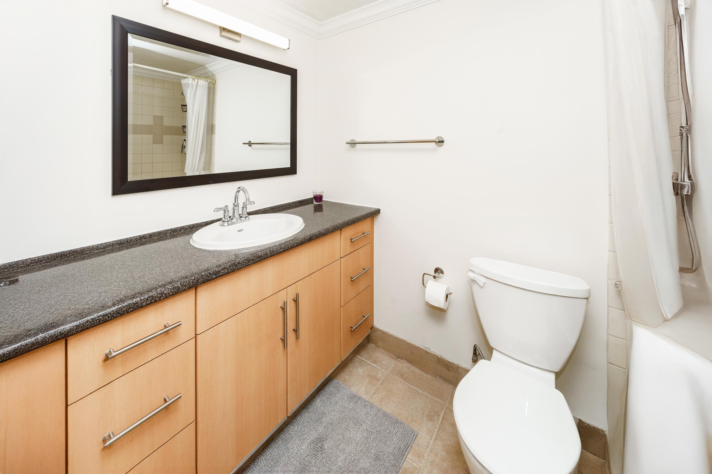 









320


Royal

Avenue, 405,
New Westminster,




BC
V3L 5C6

