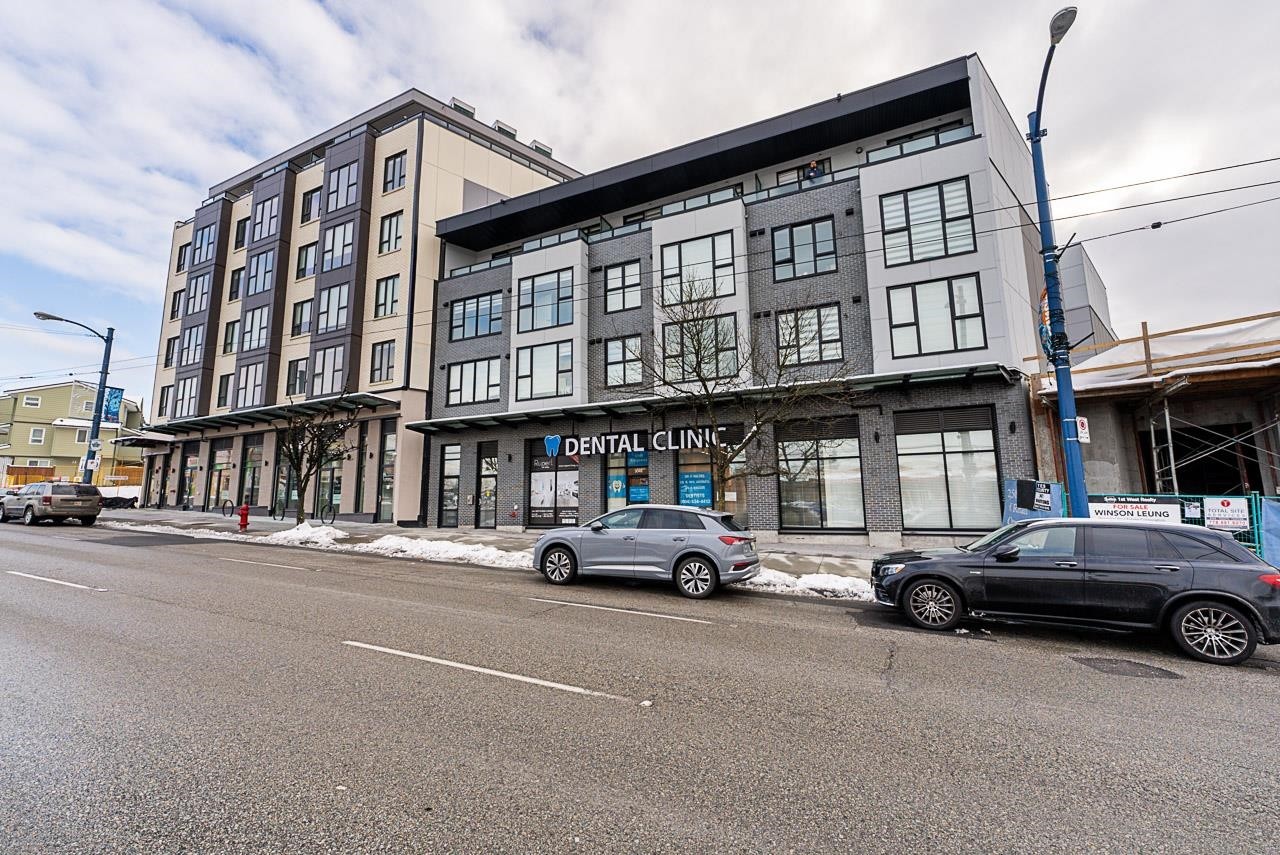 









3050


Kingsway

, 406,
Vancouver,




BC
V5R 5J7

